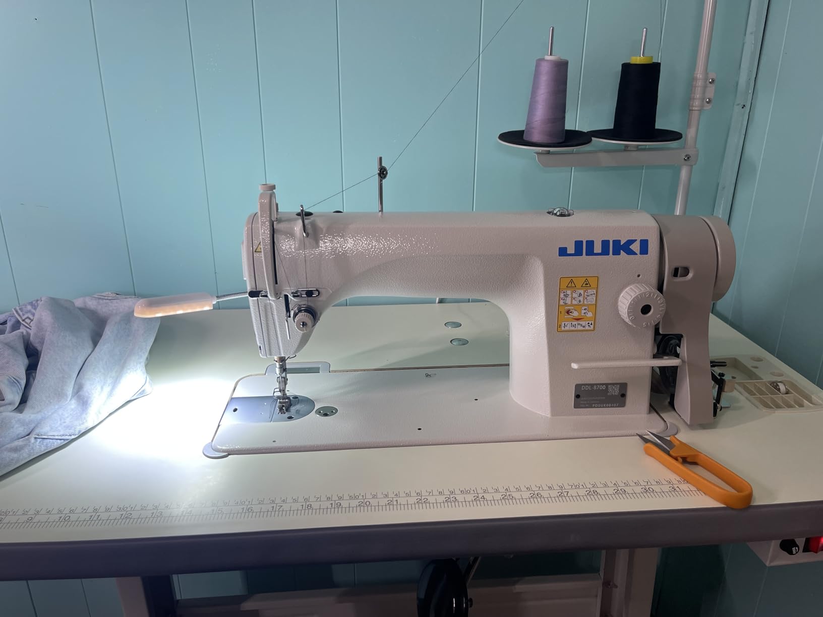 Juki DDL8700 LockStitch Industrial Sewing Machine, Table, Servo Motor, Lamp. Not Assembled customer photo 1