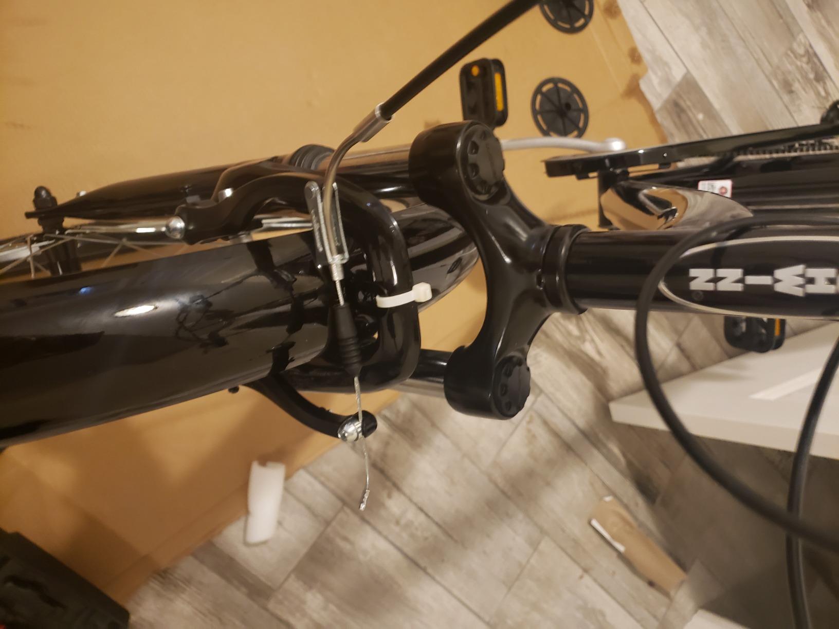 Schwinn Suburban Adult Comfort Bike, Men and Women, 26-Inch Wheels, 7 Speed Drivetrain, 16 or 17-Inch Aluminum Frame, Alloy Linear Hand Brakes customer photo 1