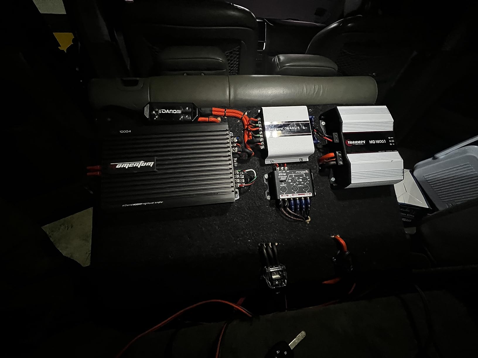 Taramps DS 440X4 2 Ohms 440W RMS Full Range 4-Channel Car Stereo Amplifier customer photo 2