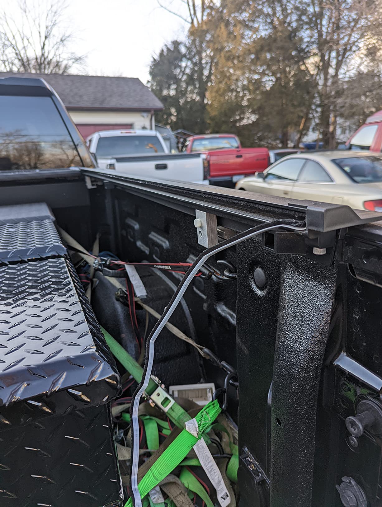 Gator Recoil Retractable Truck Bed Tonneau Cover | G30481 | Fits 2019 - 2025 Chevy/GMC Silverado/Sierra 1500, works w/ MultiPro/Flex tailgate (Will not fit Carbon Pro Bed) 5' 10