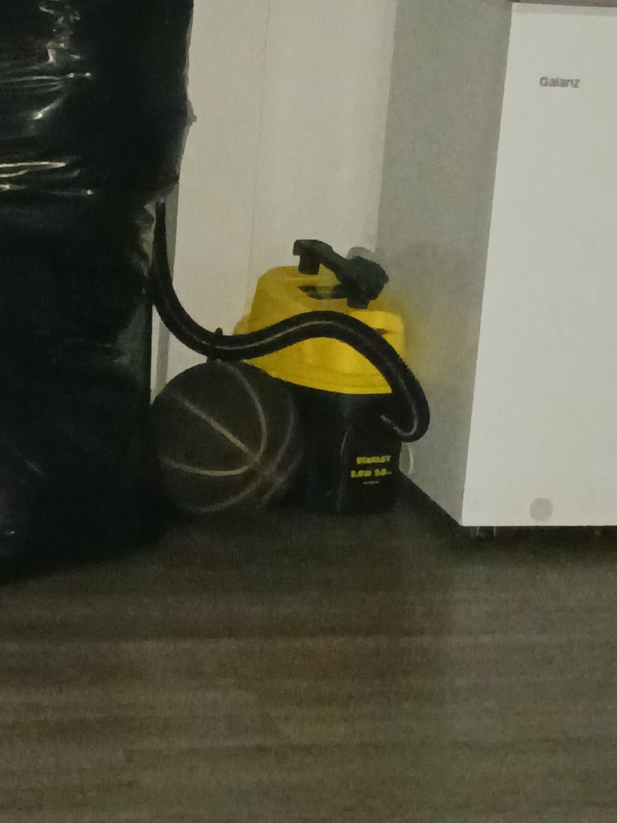 STANLEY 3 Gallon Wet Dry Vacuum, 3 Peak HP Poly 2 in 1 Shop Vac customer photo 1