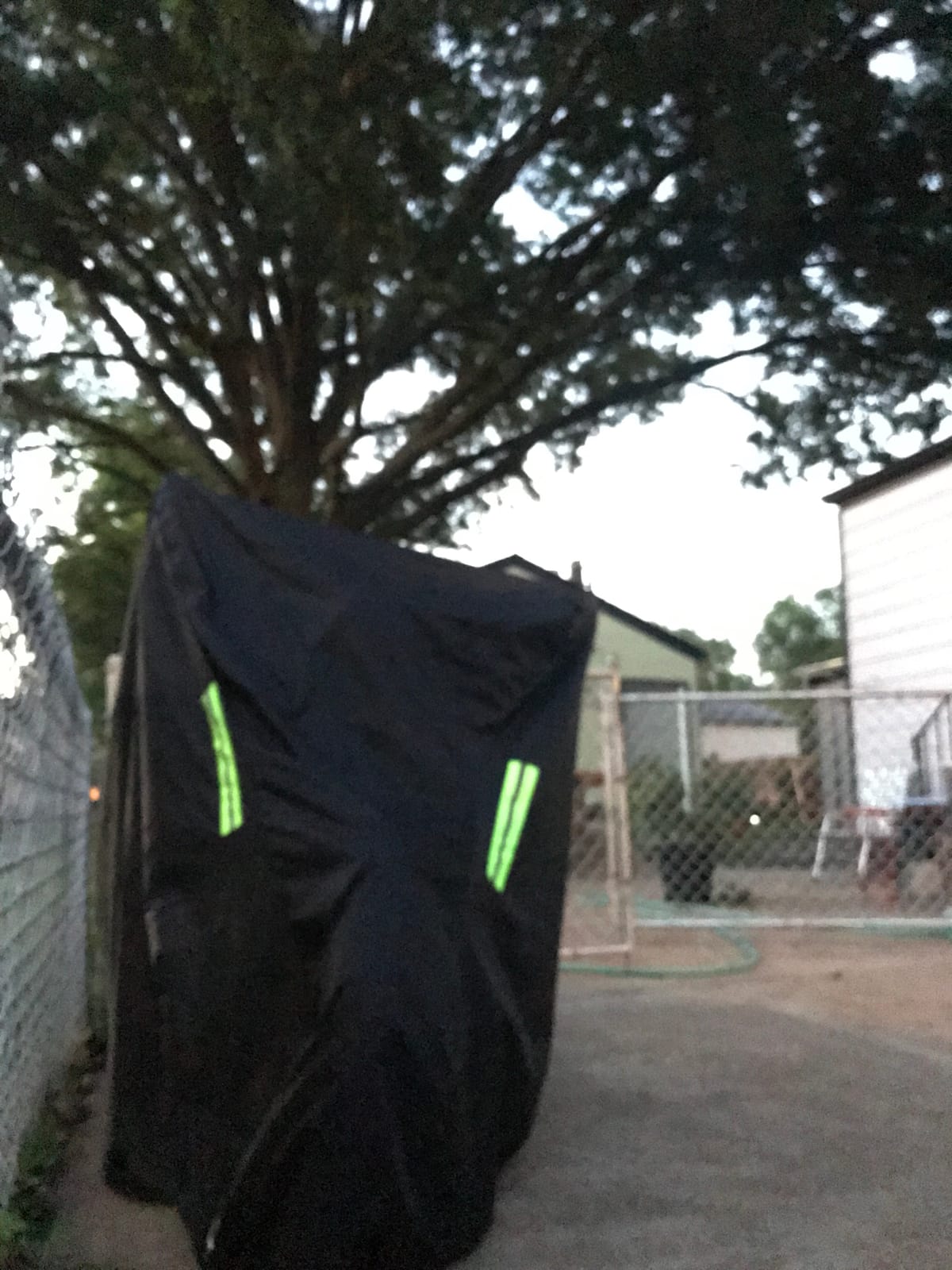 Motorcycle Cover All Season, Universal Weather Quality Waterproof Sun Outdoor Protection Scooter Shelter Tear Proof Night Reflective & Lock-Holes Storage Bag Fits up to 105