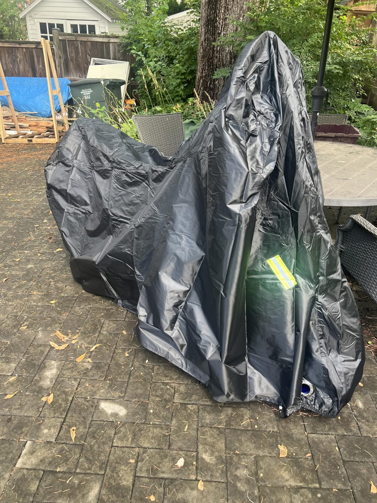 Motorcycle Cover All Season, Universal Weather Quality Waterproof Sun Outdoor Protection Scooter Shelter Tear Proof Night Reflective & Lock-Holes Storage Bag Fits up to 105