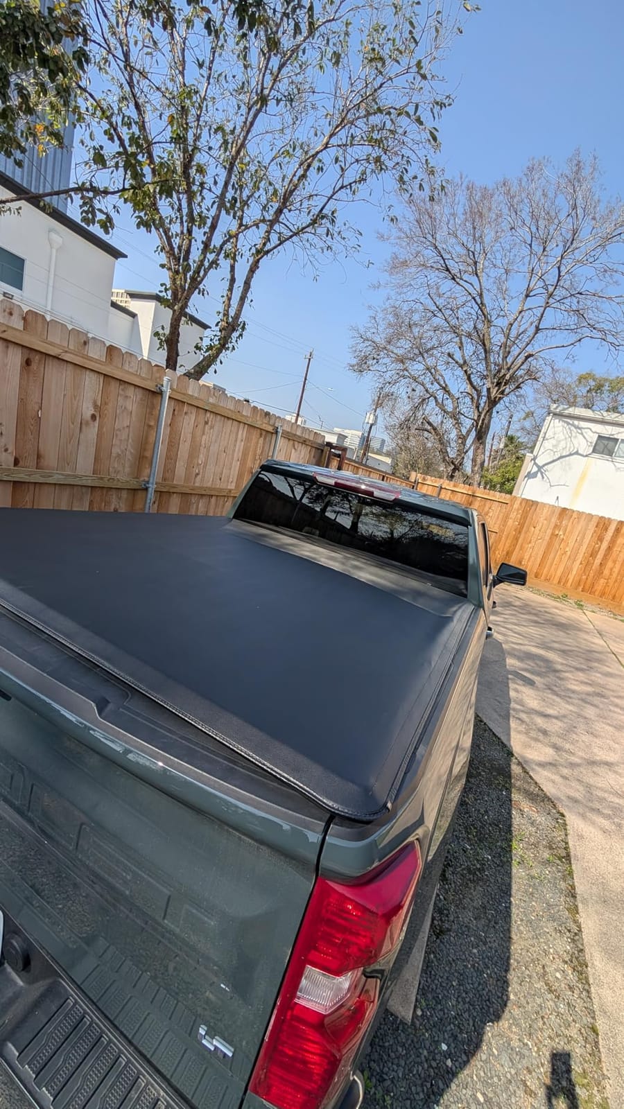 Tyger Auto T1 Soft Roll-up Truck Bed Tonneau Cover Compatible with 2019-2026 Chevy Silverado GMC Sierra 1500 (Not Fit 19 LD/Limited) | 5'10