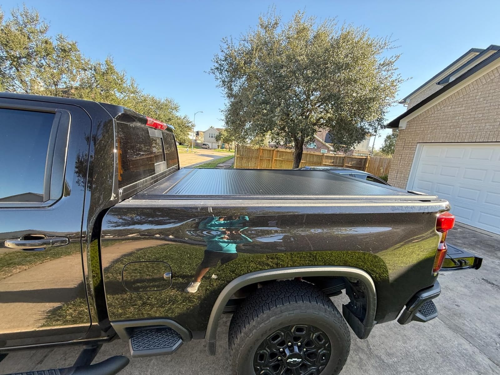 RealTruck Retrax RetraxONE MX Retractable Truck Bed Tonneau Cover | 60484 | Fits 2020 - 2025 Chevy/GMC Silverado/Sierra 2500/3500HD 6' 10