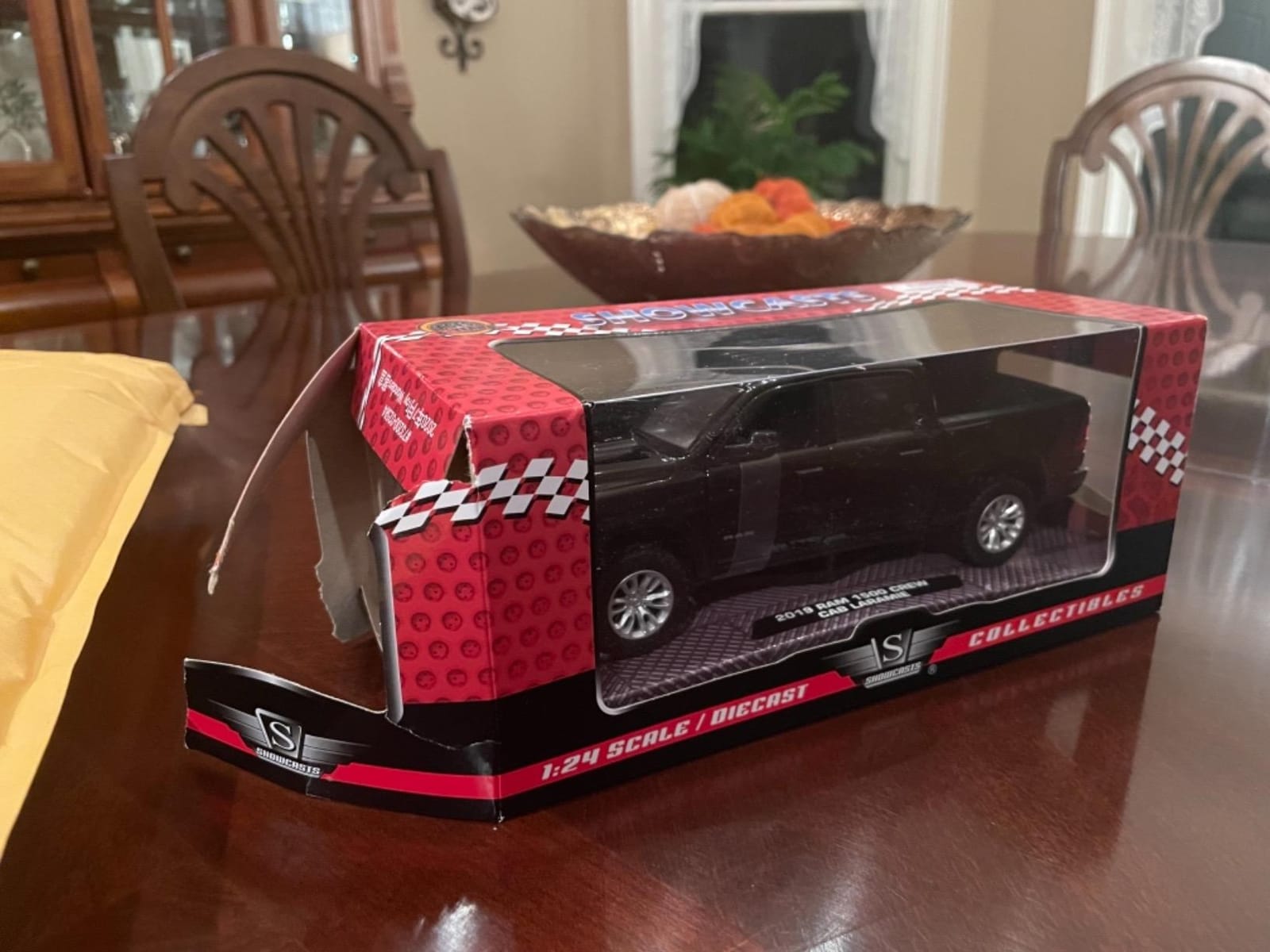 2019 RAM 1500 Laramie Crew Cab Pickup Truck Black 1/24 Diecast Model Car by Motormax 79357 customer photo 2