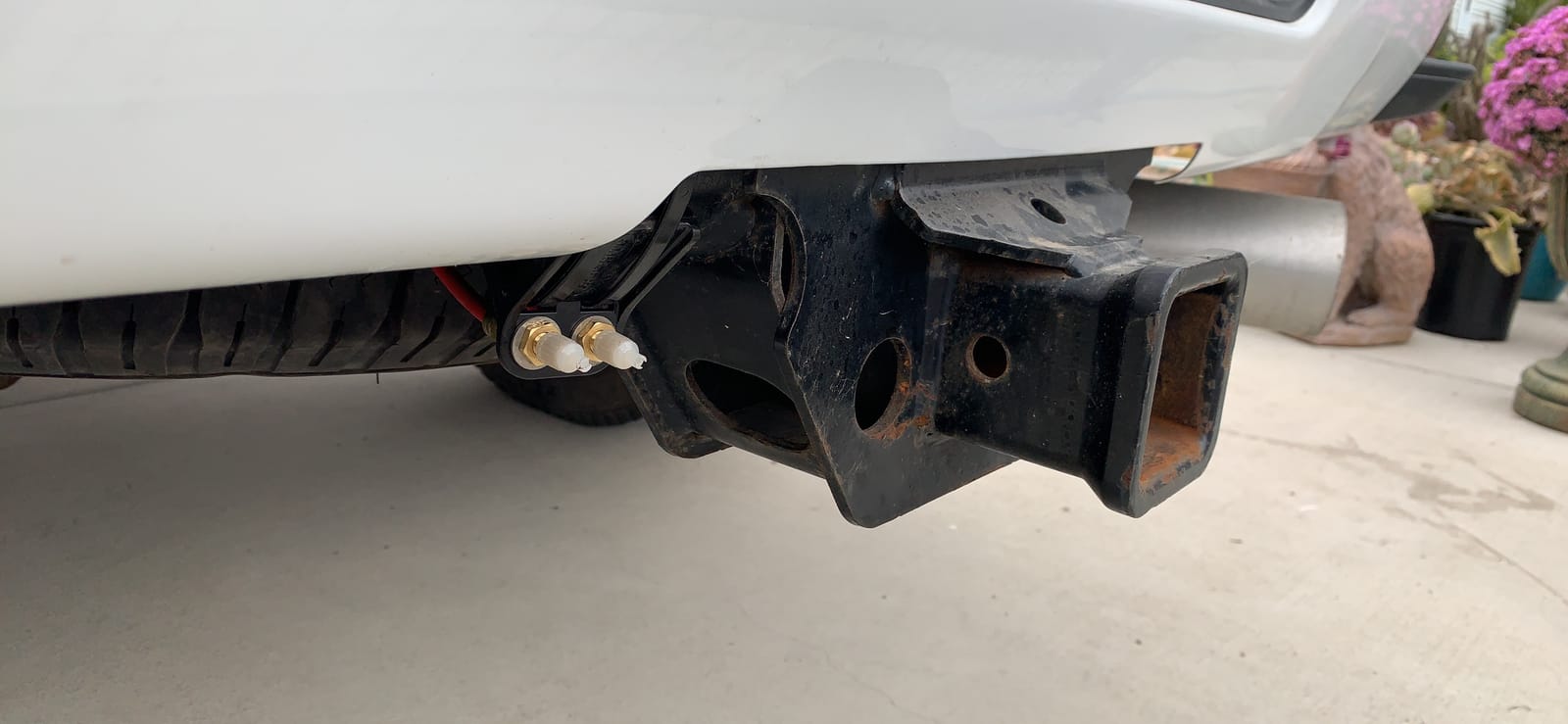 Firestone Airide 2613 Rear Air Springs Kit with Mounting Assembly | Fits 2011-2026 Silverado Sierra 2500HD 3500HD | Load Capacity of 5,000 Pounds | No Drill Installation | 5-100 PSI customer photo 2