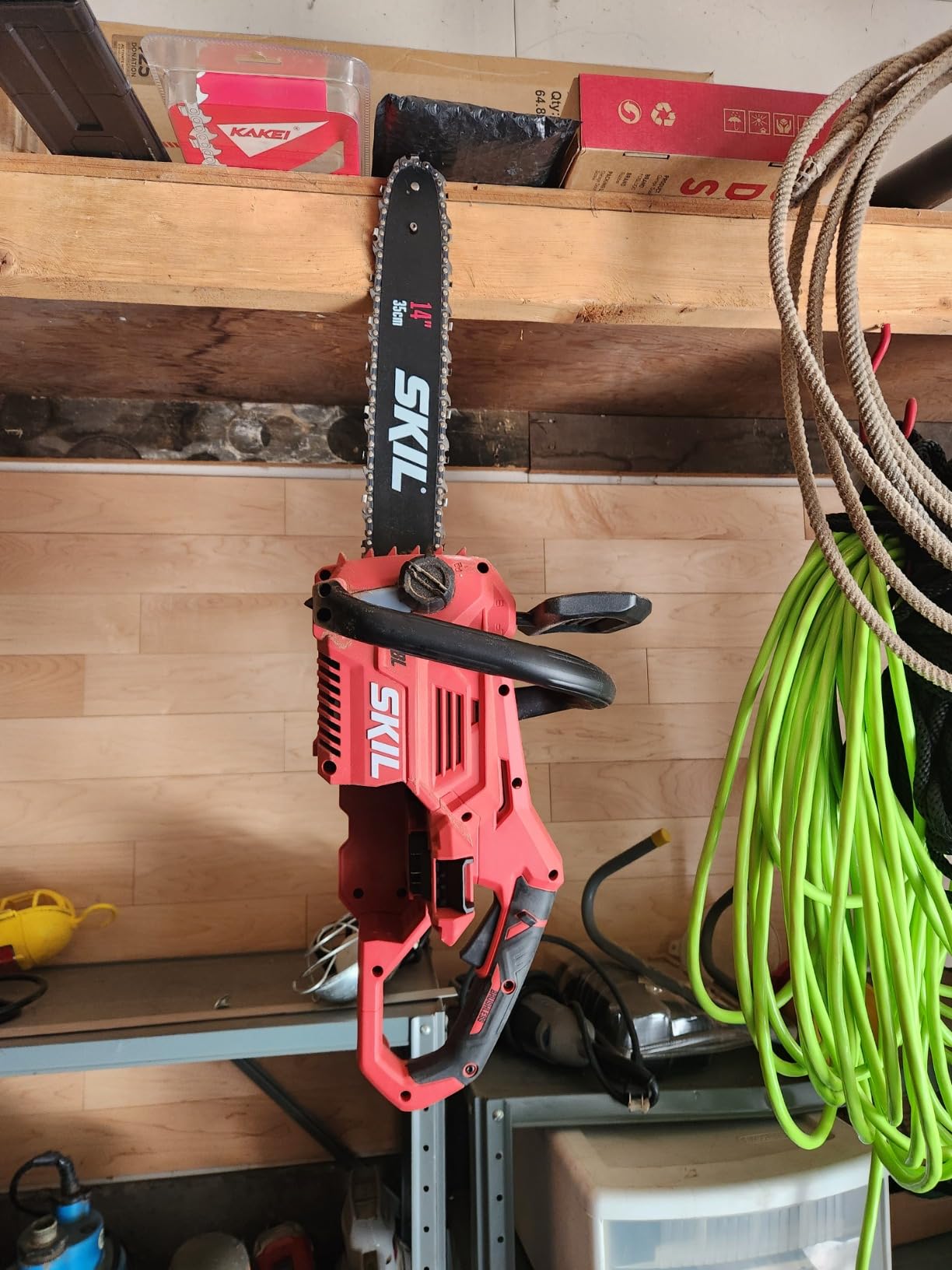 SKIL PWR CORE 40 Brushless 40V 14” Lightweight Chainsaw Kit with Tool-free Chain Tension & Auto Lubrication, Includes 2.5Ah Battery and Auto PWR Jump Charger - CS4555-10 customer photo 1
