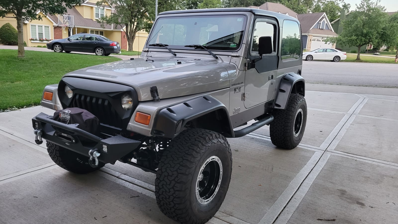 Hooke Road Wrangler TJ Rear Bumper with Tire Carrier + Front Bumpers Combo Compatible with Jeep Wrangler TJ 1997-2006 customer photo 1