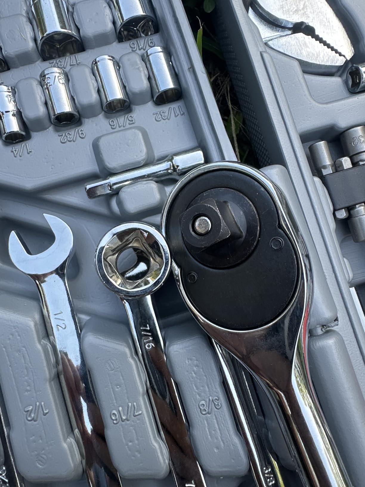 CARTMAN 205-Piece Ratchet Wrench Tool Set, SAE/Metric Socket Kit Carry Case | Professional ratchet wrench and socket assortment for car jobs, mechanics, DIY projects, home fixes, and general maintenance. customer photo 2