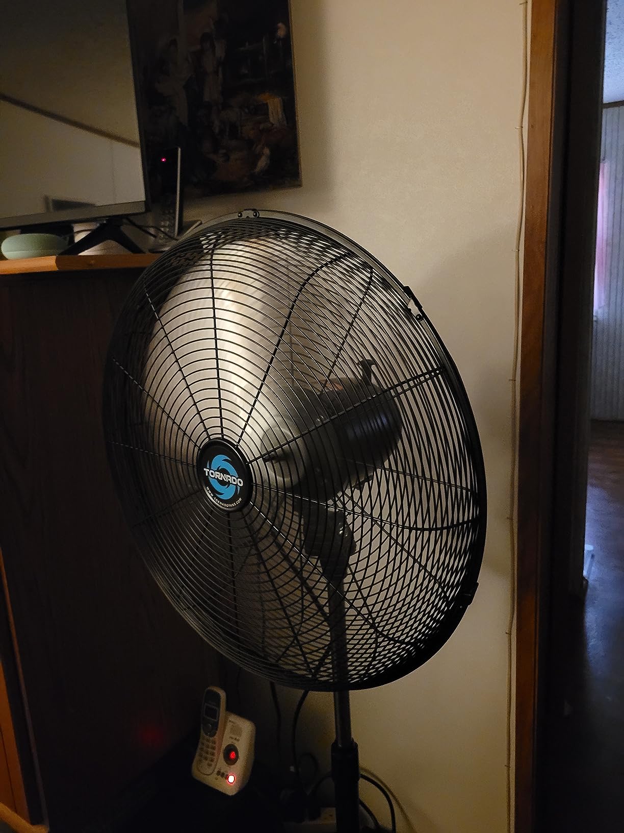 Tornado 20 Inch High Velocity Metal Oscillating Pedestal Fan Commercial, Industrial Use 3 Speed 5000 CFM 1/6 HP 6.6 FT Cord UL Safety Listed customer photo 1