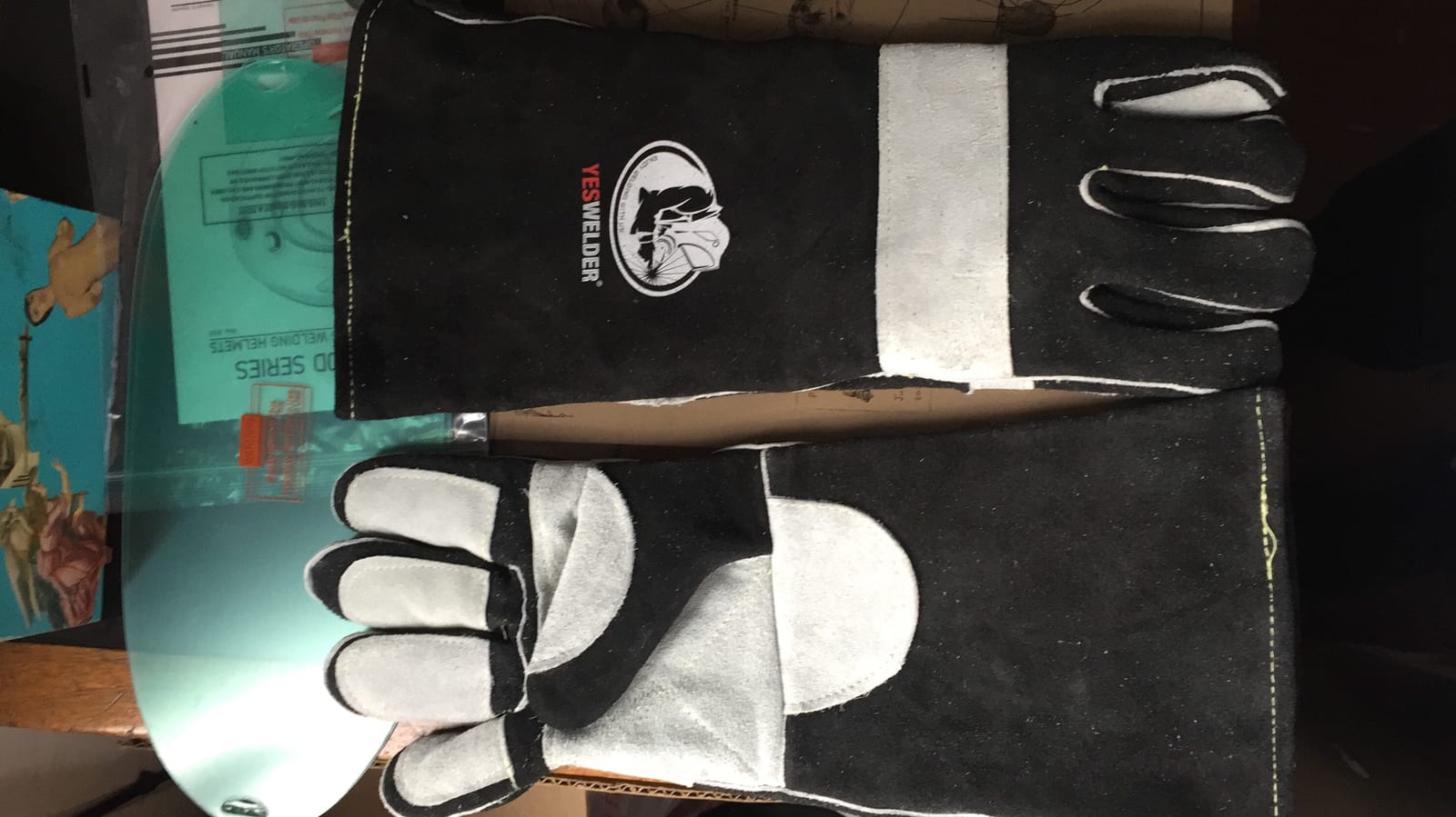 YESWELDER 16 Inches 932℉ Leather Forge MIG Welding Gloves customer photo 1