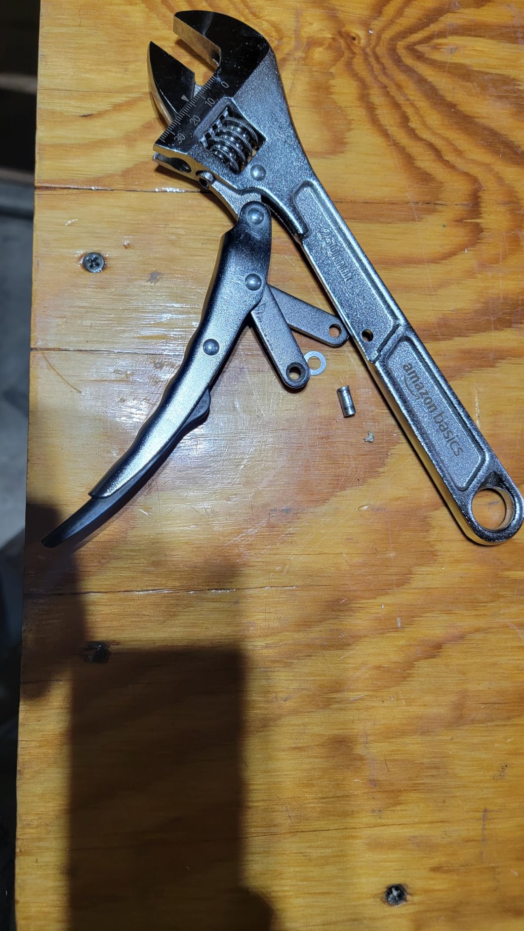 Amazon Basics 10 inch Locking Adjustable Wrench, Precision Machined, Rust Resistant, 2.7 inch x 0.75 inch customer photo 1
