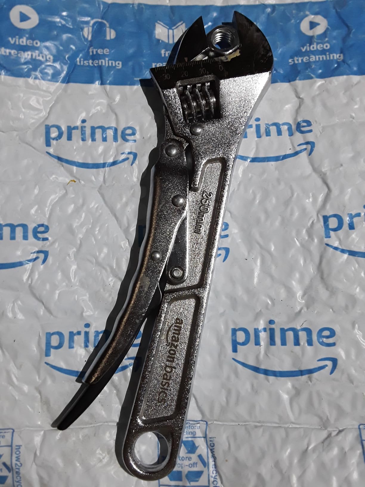 Amazon Basics 10 inch Locking Adjustable Wrench, Precision Machined, Rust Resistant, 2.7 inch x 0.75 inch customer photo 2