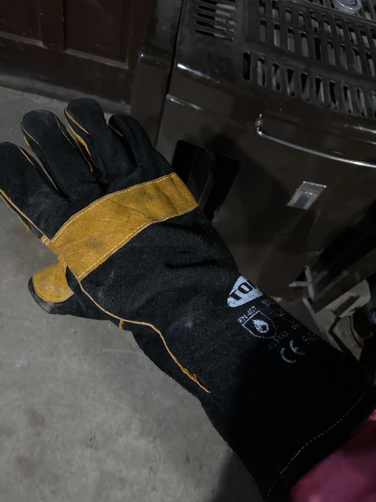 TOPDC Welding Gloves 16-Inch 932°F Heat Resistant Leather for MIG, Stick customer photo 1