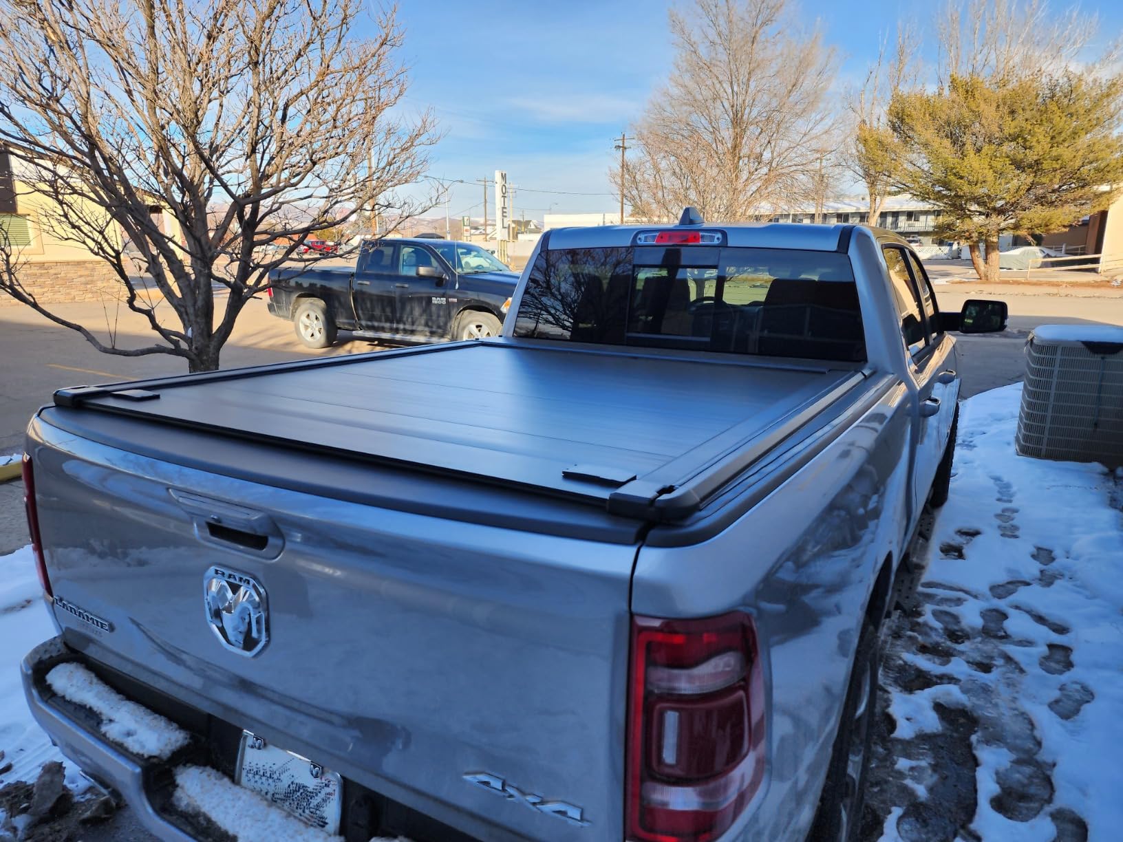 Syneticusa Retractable Tonneau Cover+Crossbars fit 2009-2026 Ram 1500 5'7
