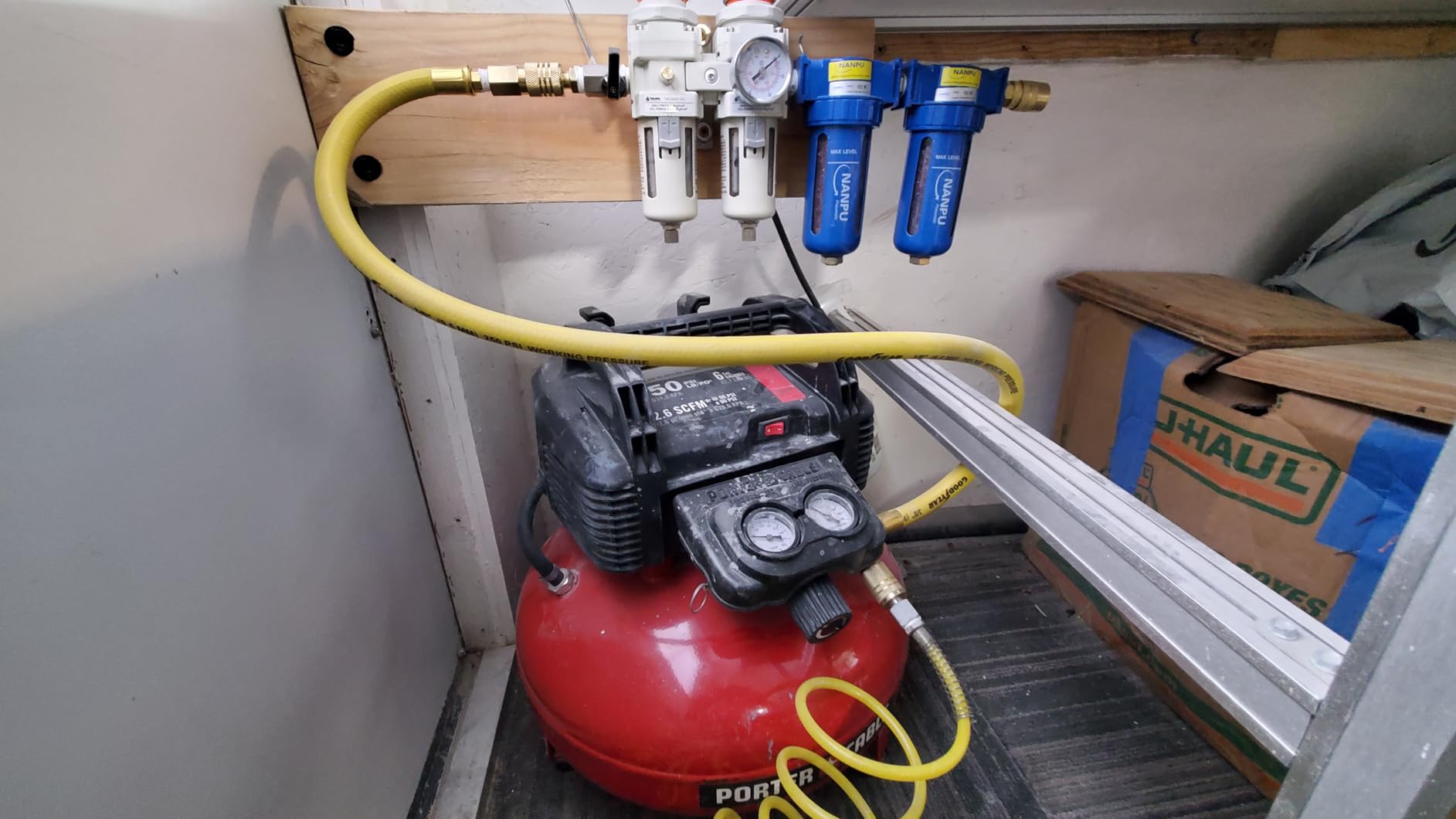 PORTER-CABLE Portable Pancake Air Compressor, 6 Gallon, 150 Max PSI, Oil-Free Maintenance-Free Pump, 2.6 CFM @ 90 PSI customer photo 1