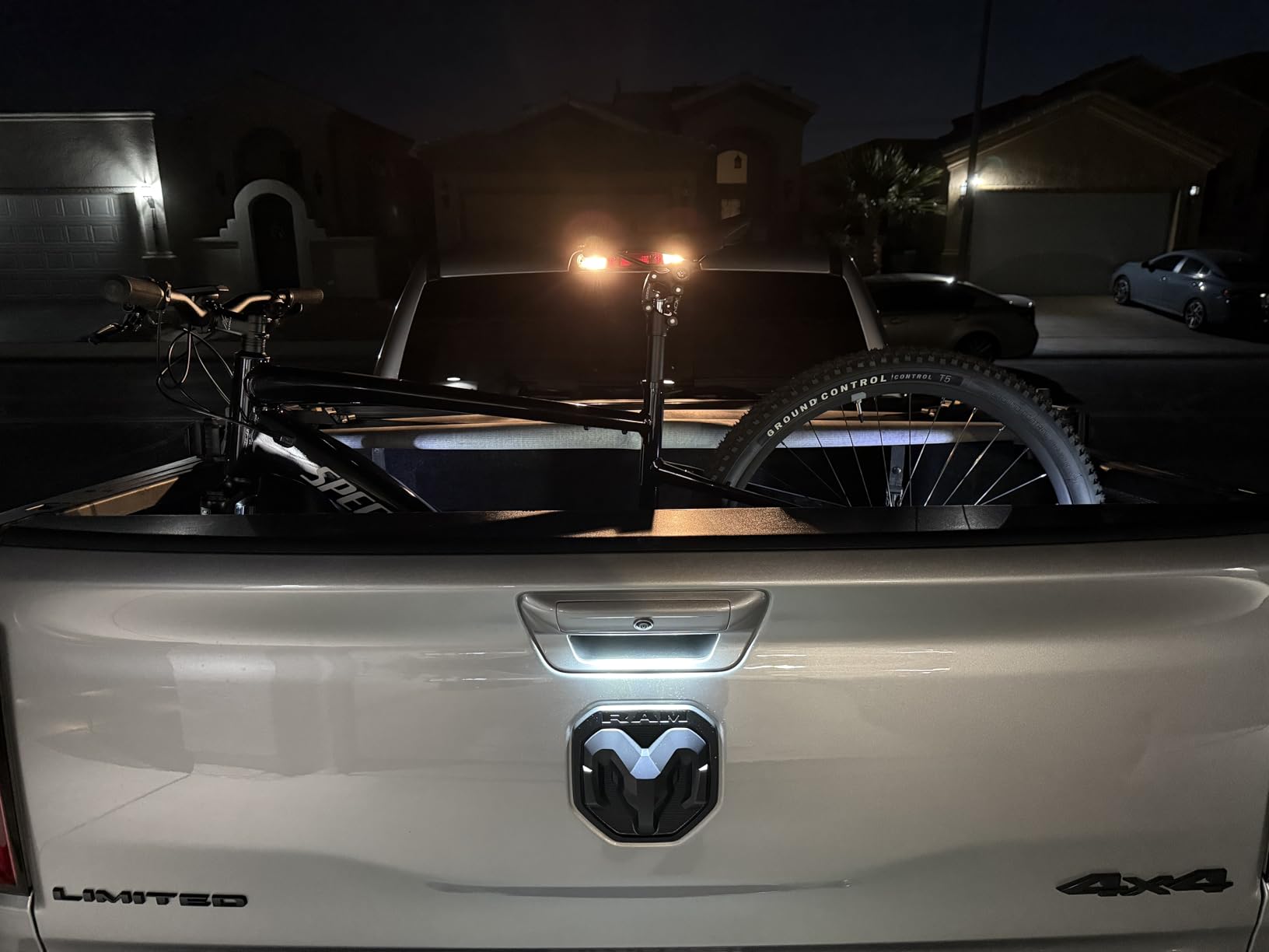 Thule Low-Rider Pro - Truck Bed Bike Carrier, Van & Truck Bed Fork Mount Bike Rack customer photo 1