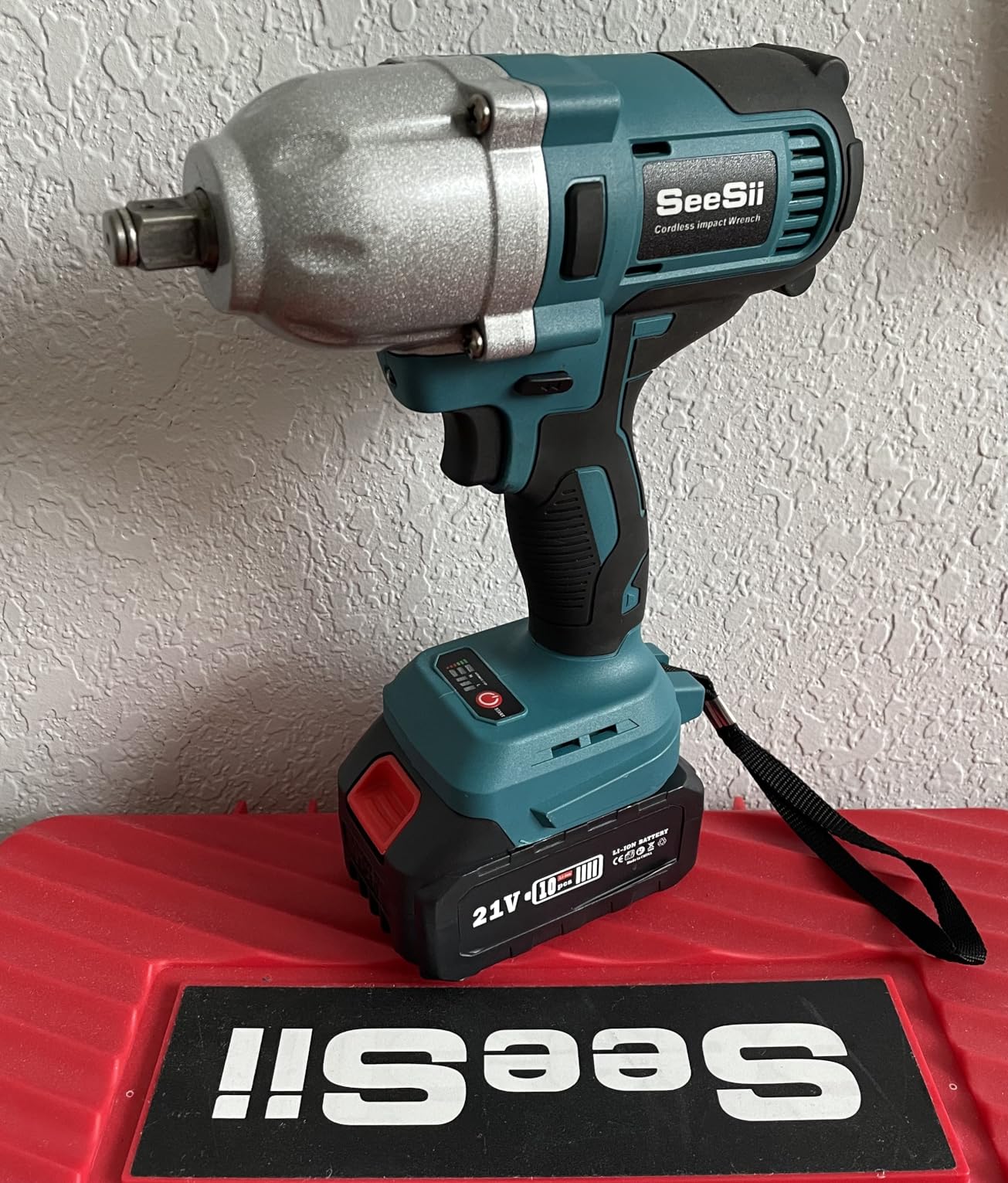 Seesii Impact Wrench 665 FT-LBS(900N.m) 3300IPM 1/2 Impact Gun High Torque Electric Impact Driver Cordless Impact Wrench with 21V 2x4.0Ah Battery 6 Sockets&Case for Home Car Tire Lug Nut Removal Tool customer photo 2