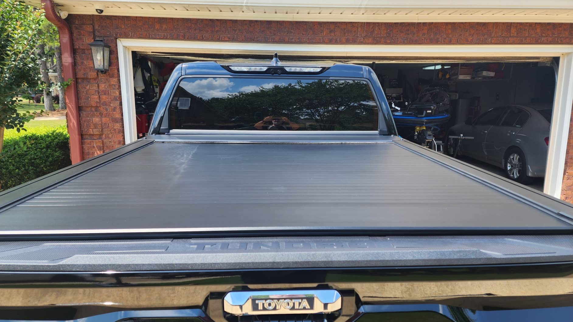 AR Retractable Tonneau Cover fit 2022-2026 Tundra 5.6ft Bed | Spring-Loaded Automatic Retract Hard Truck Bed Cover, 6063-T5 Aluminum, Rack Compatible, 600lb Capacity, 5-Year Warranty customer photo 1