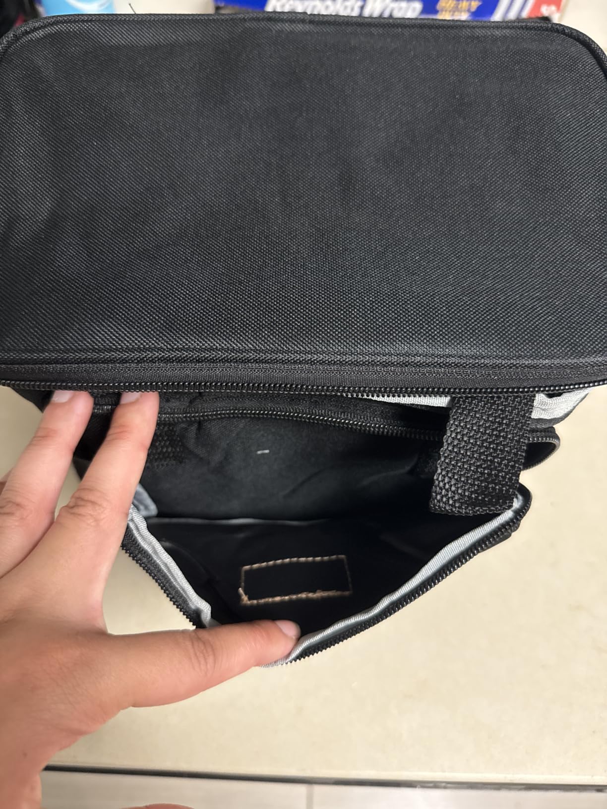 Lifewit Medium Lunch Bag, Insulated Lunch Box, Soft Cooler Cooling Tote for Adult Men Women, Black 12-Can (9L) customer photo 1