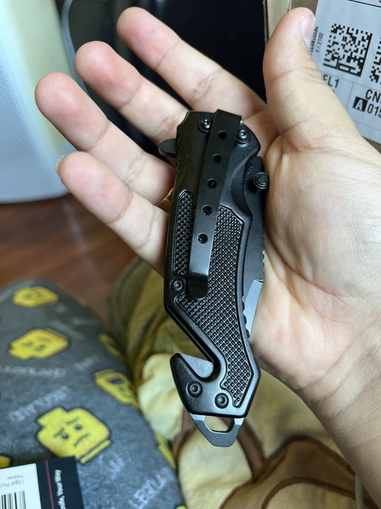 GOOD WORKER Legal Pocket Knife with 2.95” Serrated Blade, Glass Breaker, Seat Belt Cutter - EDC Sharp Folding Knives with Portable Clip - Small Tool for Tactical Camping Survival Hiking - Gifts for Men, Women customer photo 1