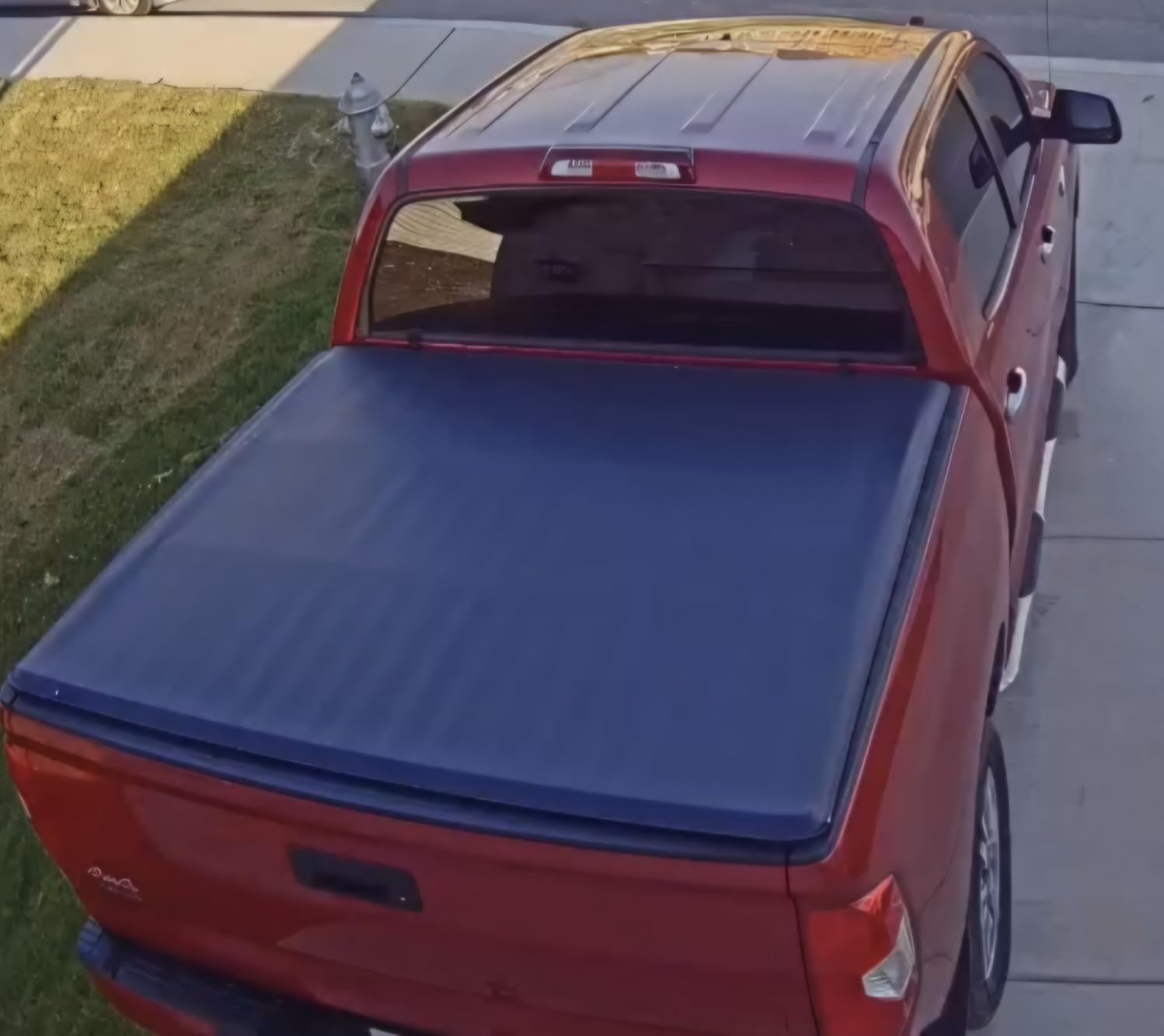 Tyger Auto T1 Soft Roll-up Truck Bed Tonneau Cover Compatible with 2022-2026 Toyota Tundra | 5.5' (67