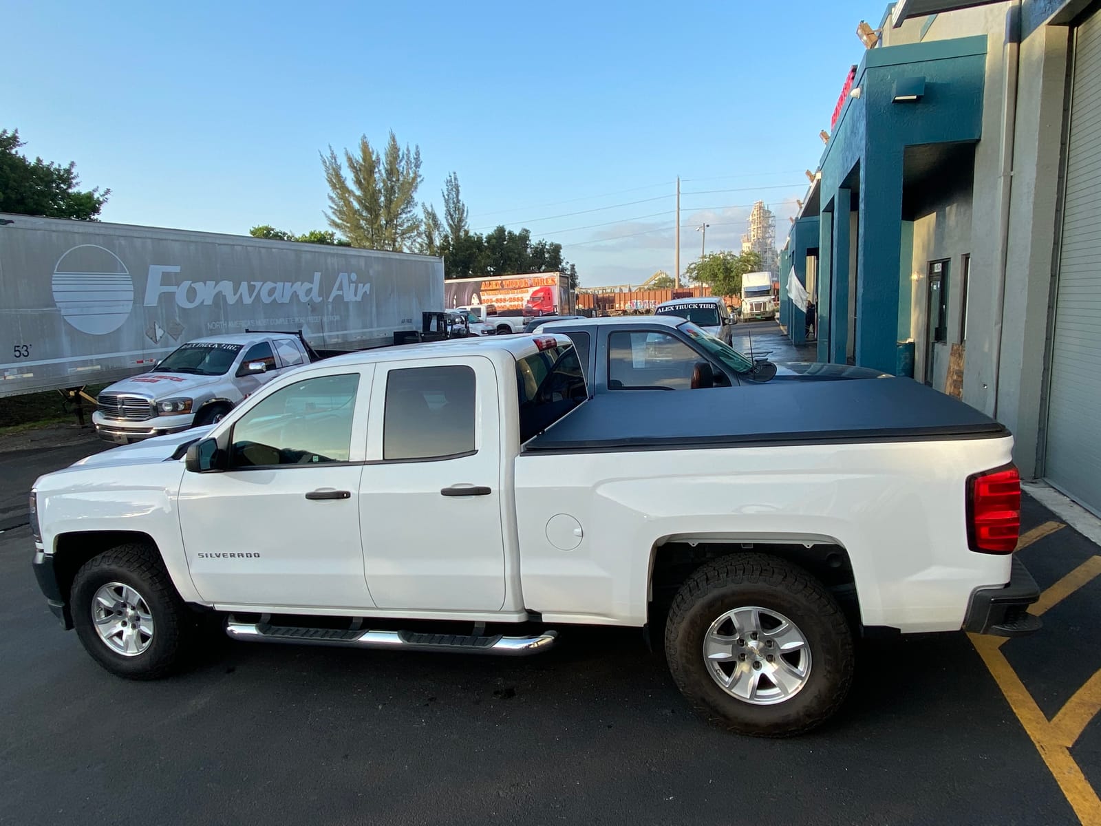 OEDRO Soft Quad-Fold Tonneau Cover for 2020-2026 Silverado 2500 3500HD 6.9' customer photo 1