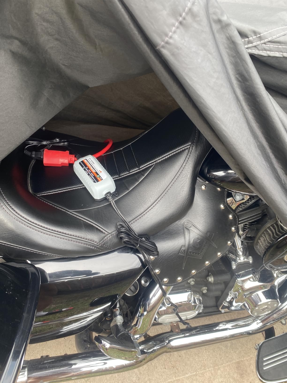 MOTOPOWER MP00205B 12V 1000mA Automatic Battery Charger, Battery Maintainer, Trickle Charger, and Battery Desulfator with Timer Protection - Black Edition customer photo 2