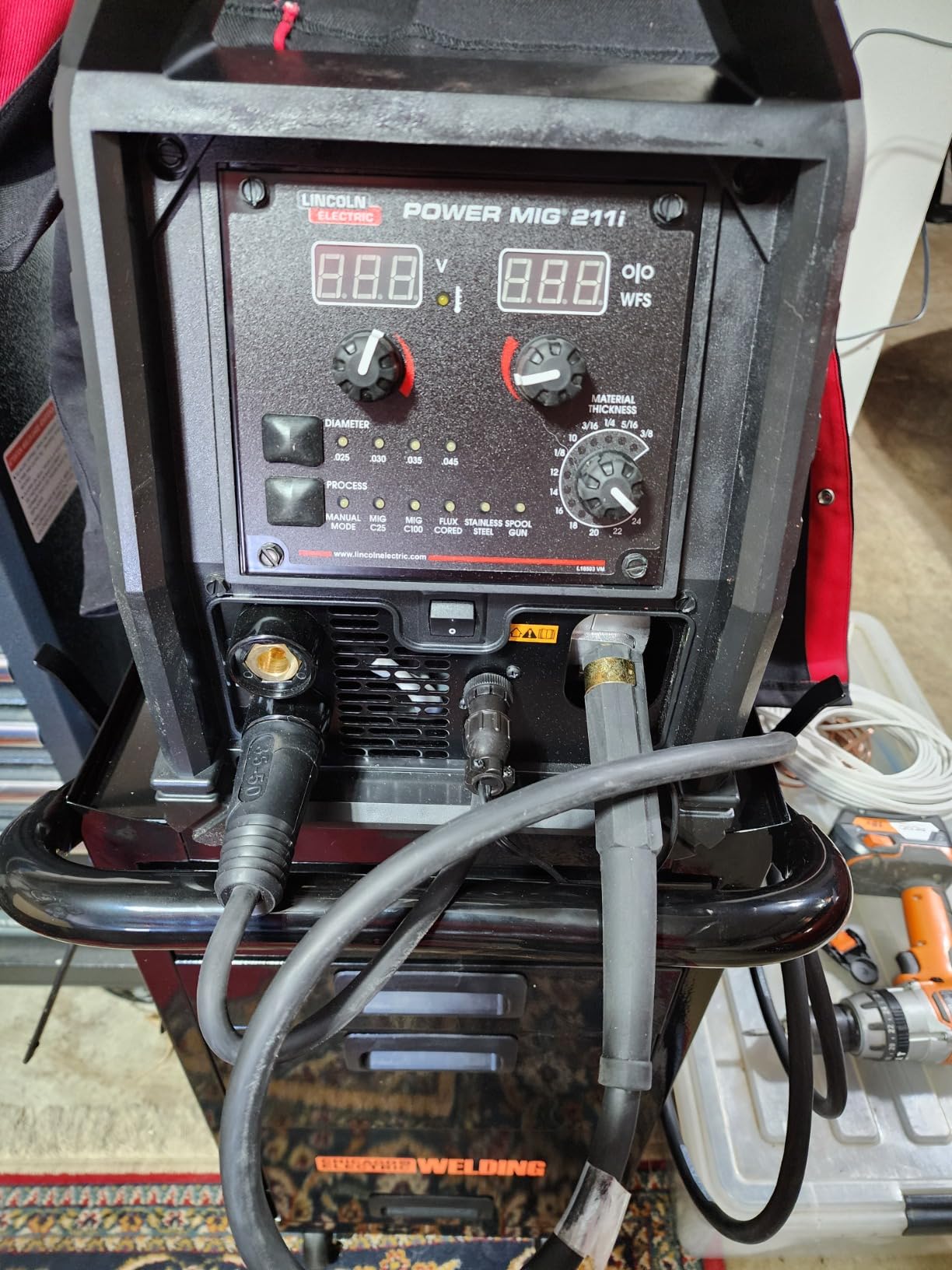 Lincoln Electric Power MIG 211i MIG Welder - Dual-Voltage 120/230 V, 20-211 A Output, Flux-Cored Ready, Portable 41 lb Machine, Model K6080-1 customer photo 1