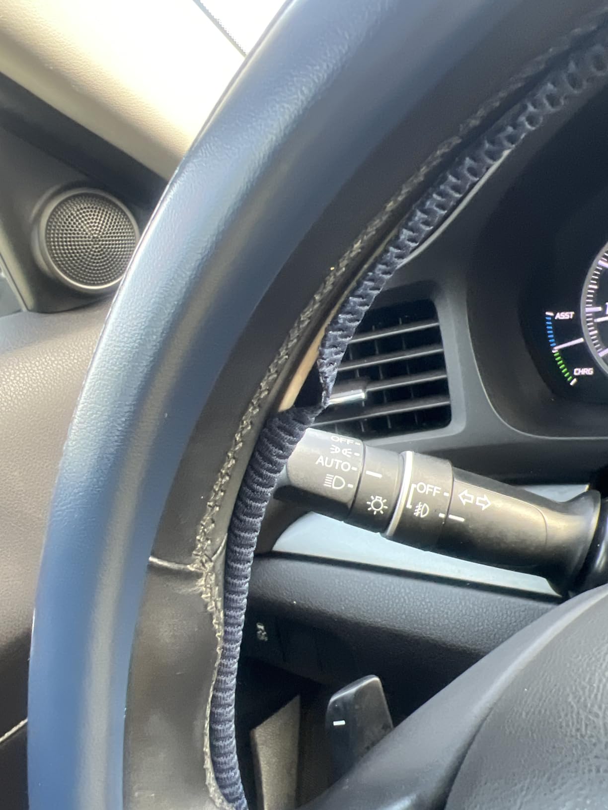 LKWLIKEI Car Steering Wheel Cover, Universal 15 inch, The Latest Microfiber Leather Breathable Technology Fabric, Non-Slip, Comfortable, Warm in Winter and Cool in Summer, Grey customer photo 2