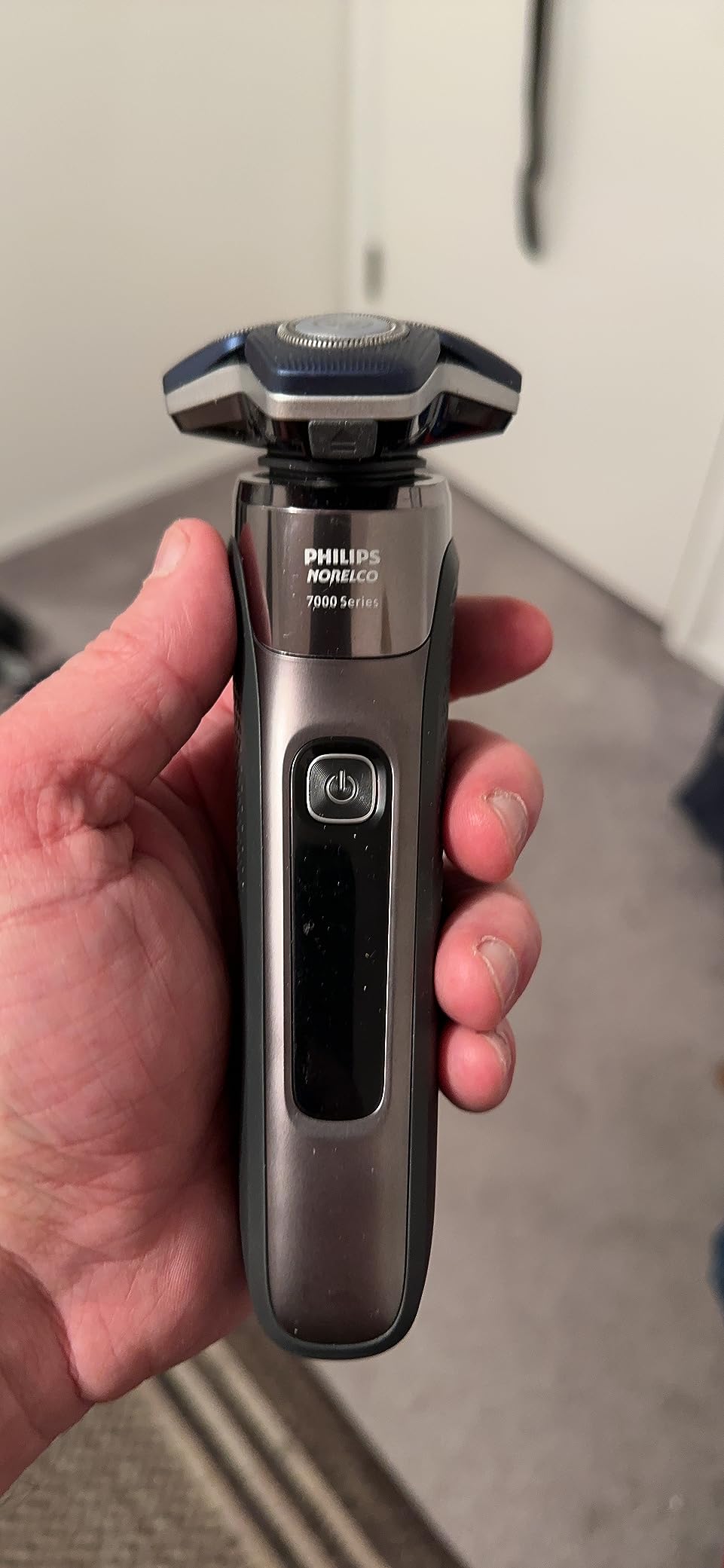 Philips Norelco 7200 Electric Shaver, Dark Chrome | 45 SteelPrecision Blades, SenseIQ Technology, Nano SkinGlide coating, 360° Flexible Heads, Pop-up Trimmer, S7885/85 customer photo 1