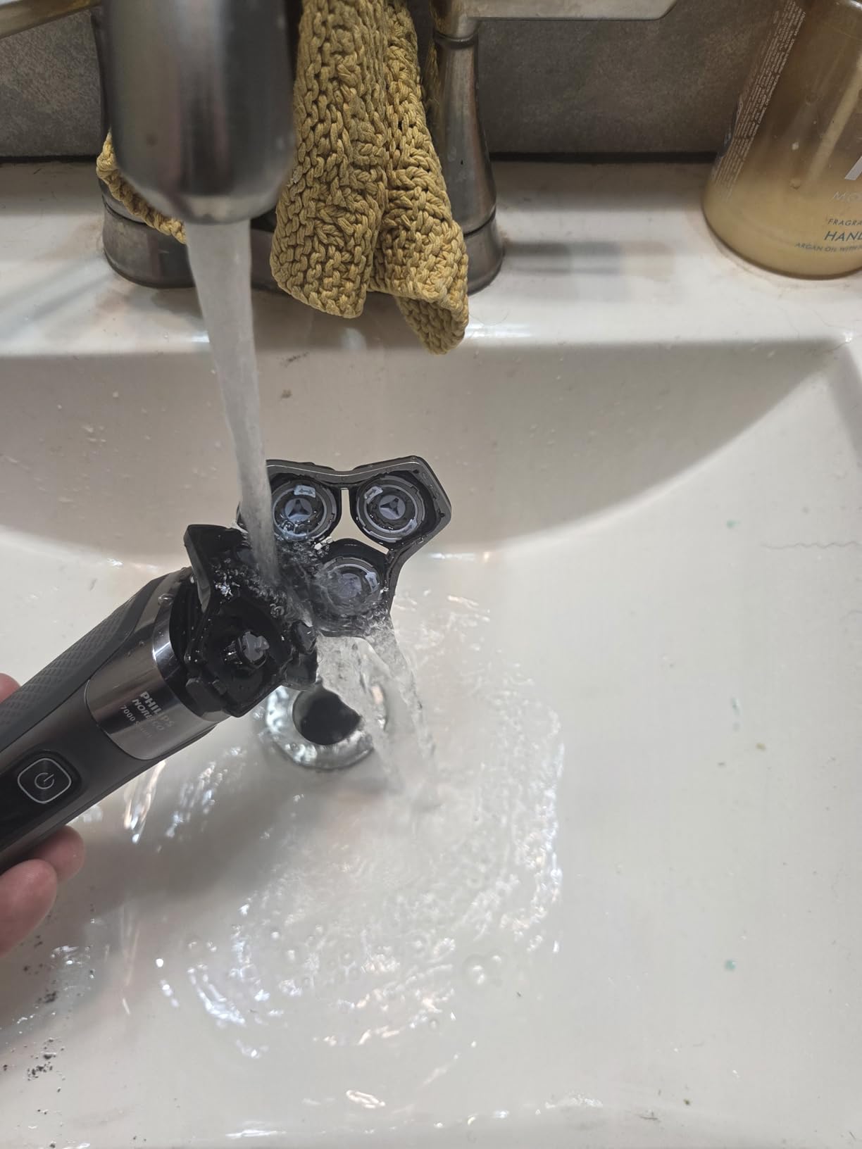 Philips Norelco 7200 Electric Shaver, Dark Chrome | 45 SteelPrecision Blades, SenseIQ Technology, Nano SkinGlide coating, 360° Flexible Heads, Pop-up Trimmer, S7885/85 customer photo 2