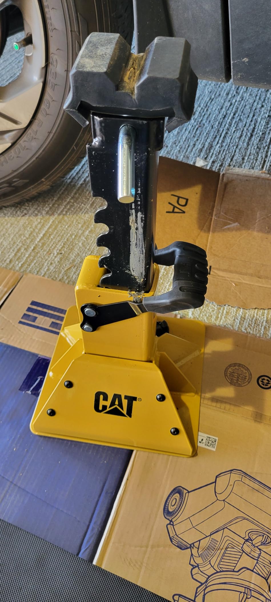 Cat 4 Ton All-in-One Truck Jack, Bottle Jack and Stand in One, Car Lift Equipment for Repair - 240342 customer photo 2