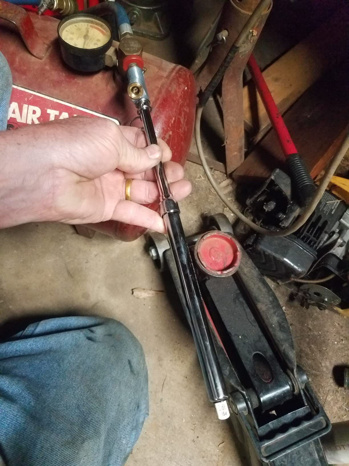 150 Psi Professional Semi Truck Tire Pressure Gauge and Dually Truck Air Gauges. Great for RV Tire Pressure, Cars, and Drivers with Bad Knees appreciate the Long Dual Head Chuck and Heavy Duty Design customer photo 2