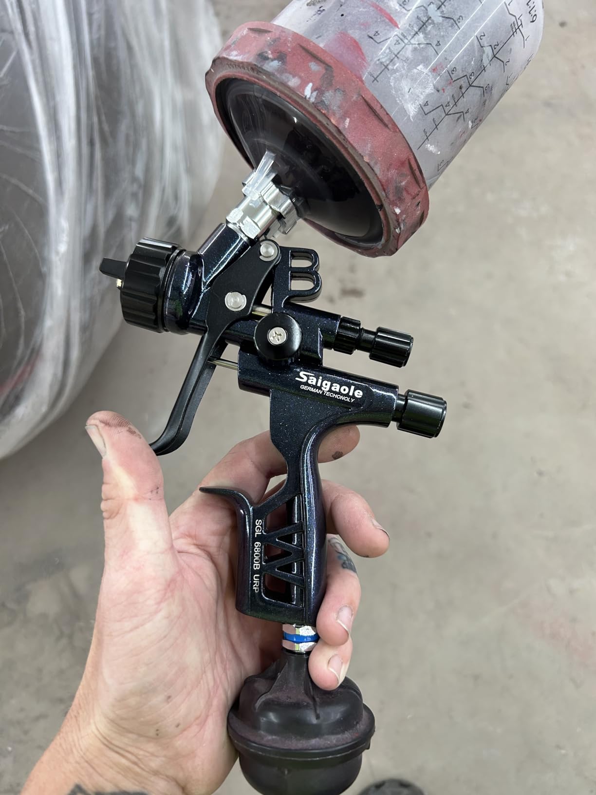 HVLP 6800B spray gun 1.3mm with no wash cup and adapter car spayer painting tool spray air paint gun airbrush low pressure 260L/MIn (Blue) customer photo 2