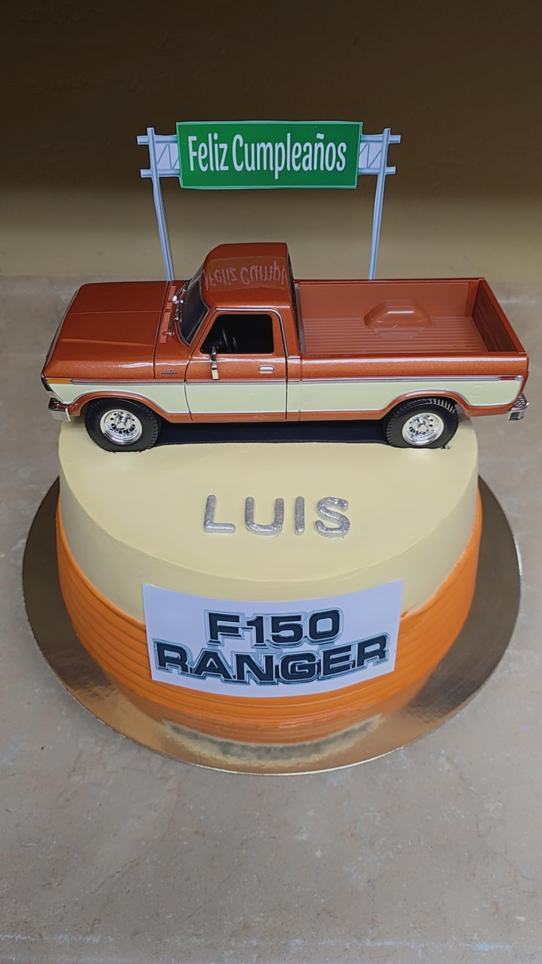 Maisto 1:18 Scale Model Compatible with Ford Replica Miniature Model Classic Vintage Collectible F150 Pick-up 1979 (Cream) customer photo 1