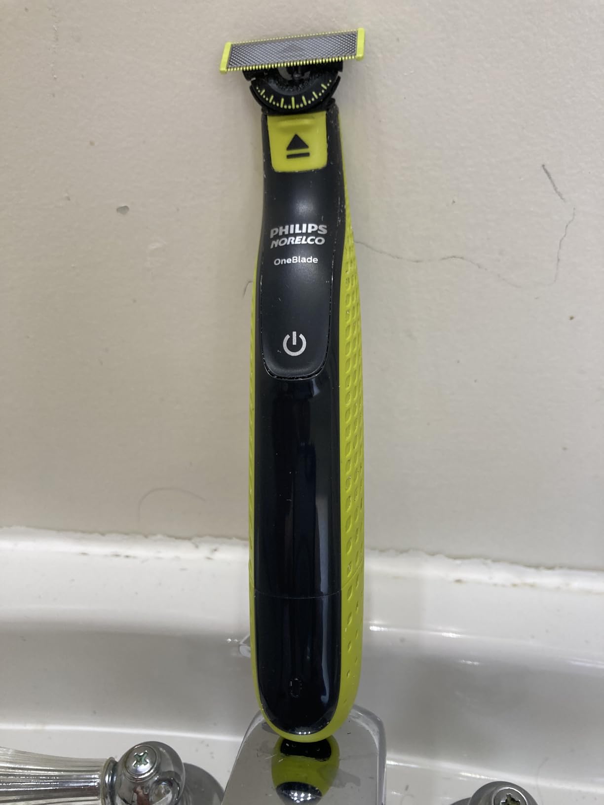 Philips Norelco OneBlade 360 Hybrid Face Trimmer and Shaver, 5 Length Comb | Trim Edge & Shave, 5-in-1 Stubble Comb, 360 Contour Blade, Wet and Dry Use, 45-Minute Runtime, First Electric Shaver customer photo 1