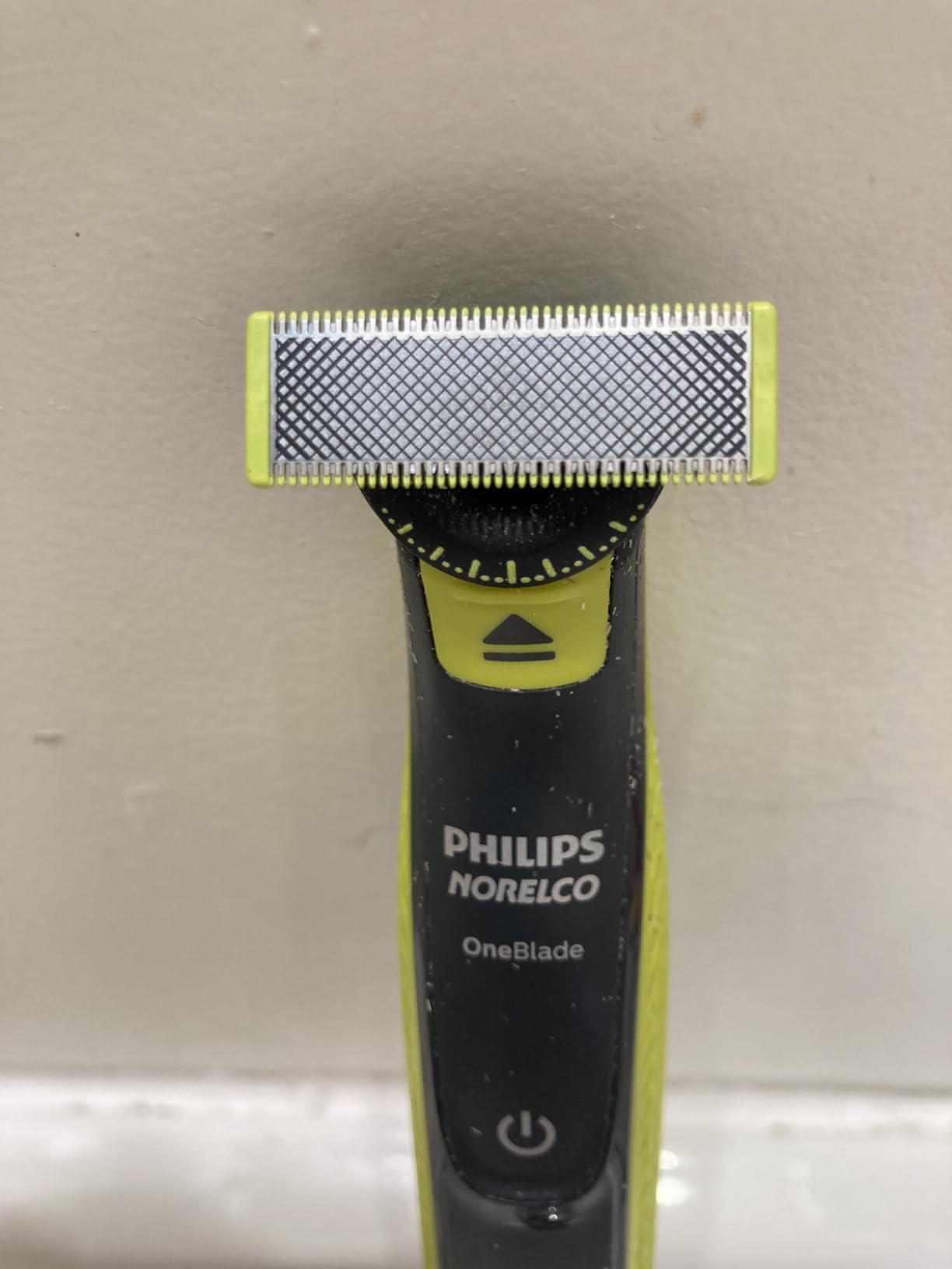 Philips Norelco OneBlade 360 Hybrid Face Trimmer and Shaver, 5 Length Comb | Trim Edge & Shave, 5-in-1 Stubble Comb, 360 Contour Blade, Wet and Dry Use, 45-Minute Runtime, First Electric Shaver customer photo 2