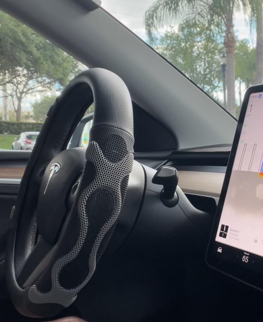 PINCTROT Great Grip Steering Wheel Cover for Tesla Model Y/3 (Black) customer photo 1