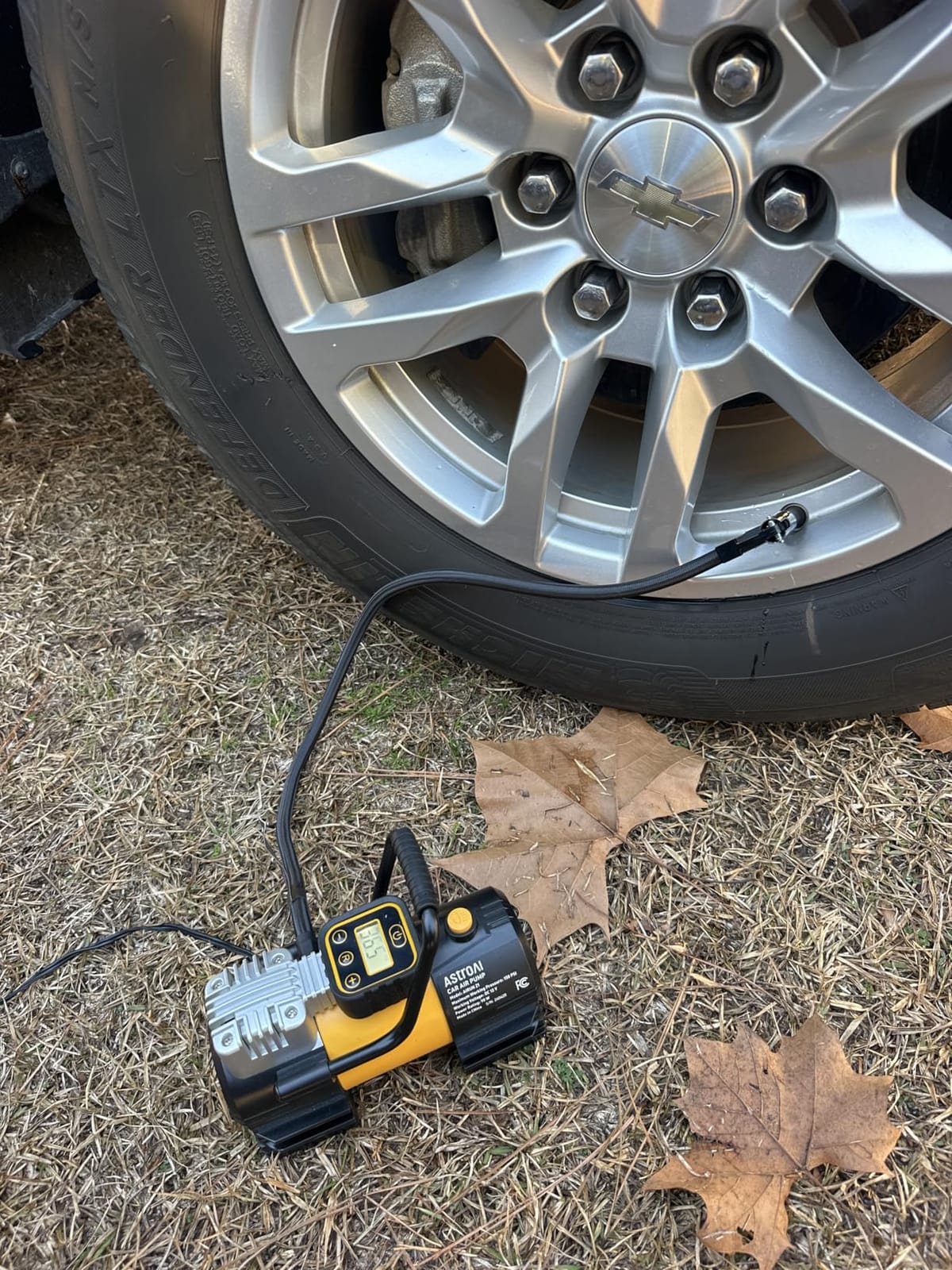 AstroAI Tire Inflator Portable Air Compressor 12VDC Tire Pump Digital Gauge | 150 PSI Auto Shut-Off Fast Inflation, Ultra-Bright 12 LED Emergency Light Air Pump for Car Tires, Motorcycles, Bikes, Balls customer photo 2