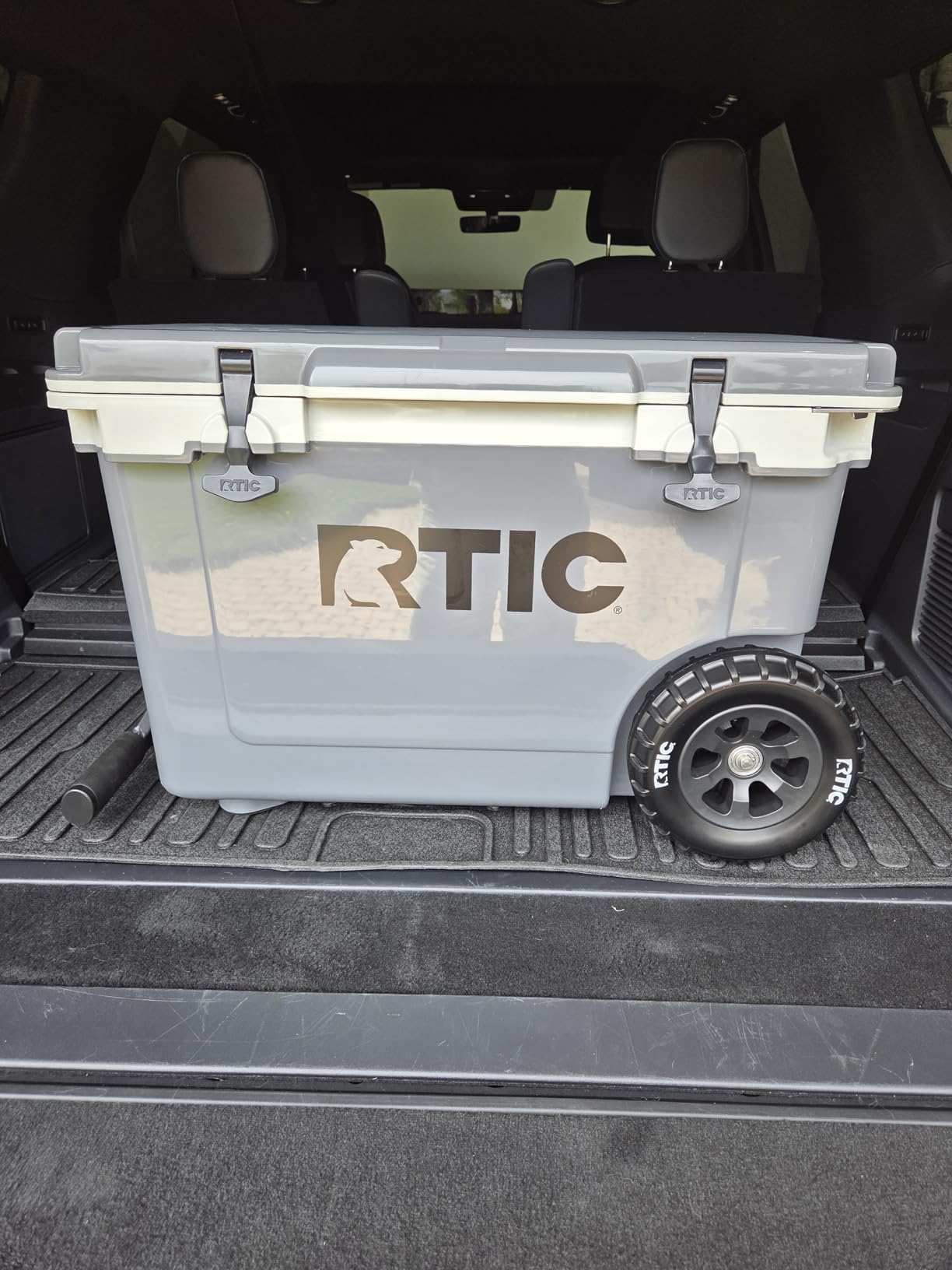RTIC 52 QT Ultra-Light Wheeled Hard Cooler customer photo 2