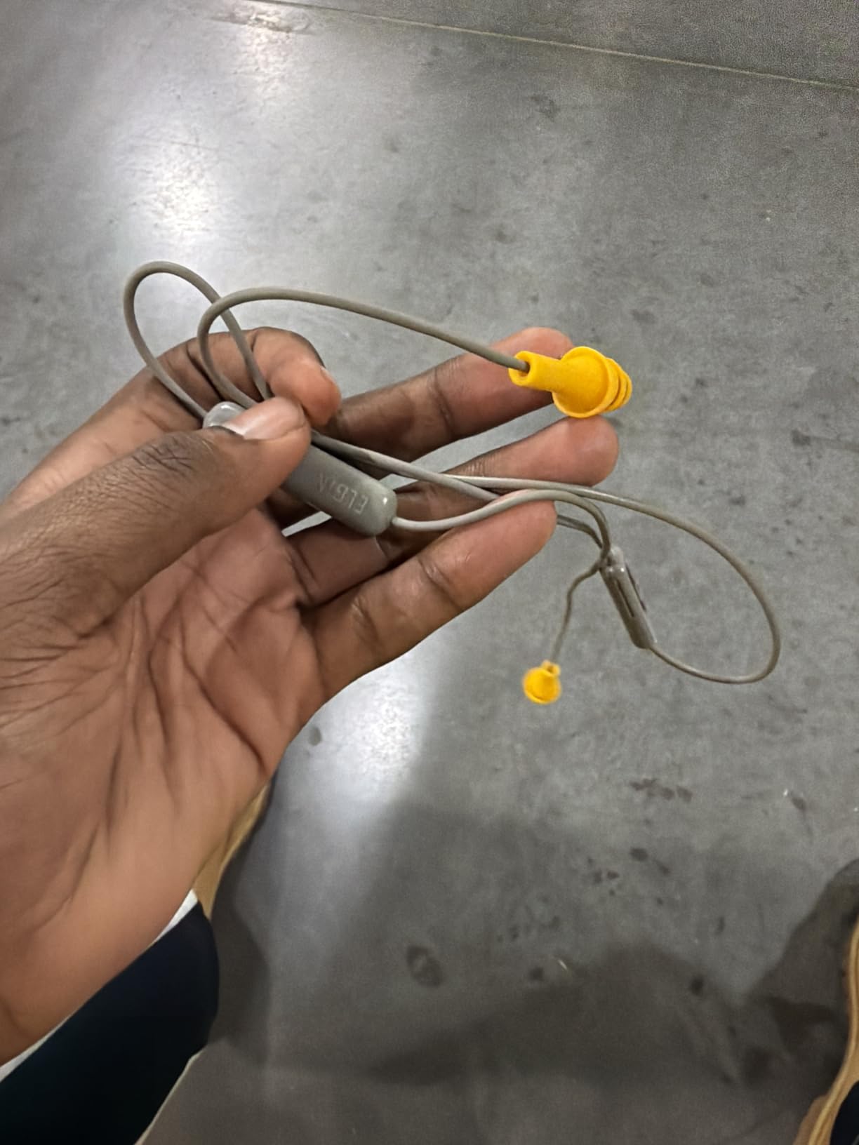 Elgin Ruckus Wireless Bluetooth Earplug Headphones, Noise Canceling Mic customer photo 1
