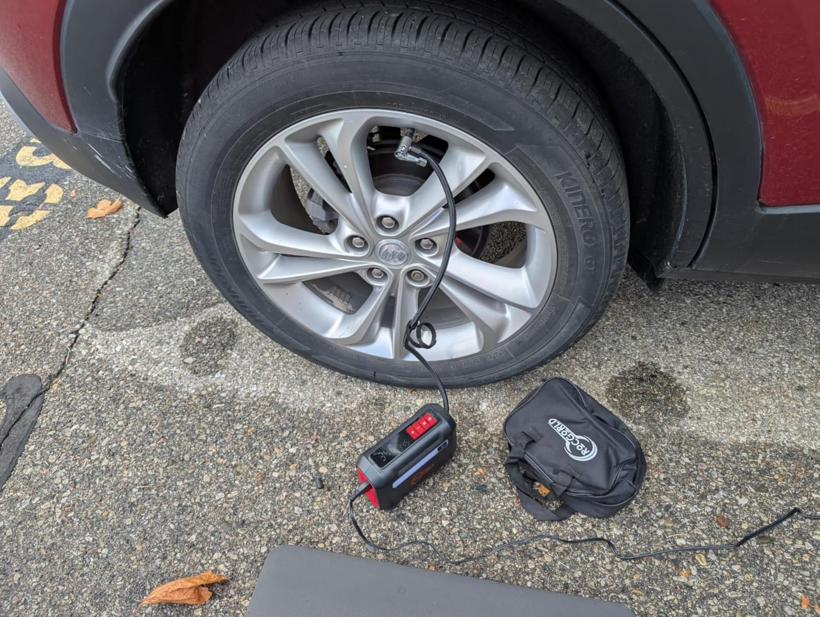 ROCGORLD R8 Tire Inflator Portable Air Compressor, DC 12V Air Compressor Portable with Large Dual Digital Screen, 3X Faster Inflation Air Pump for Car, Bike, Ball, Motor customer photo 1
