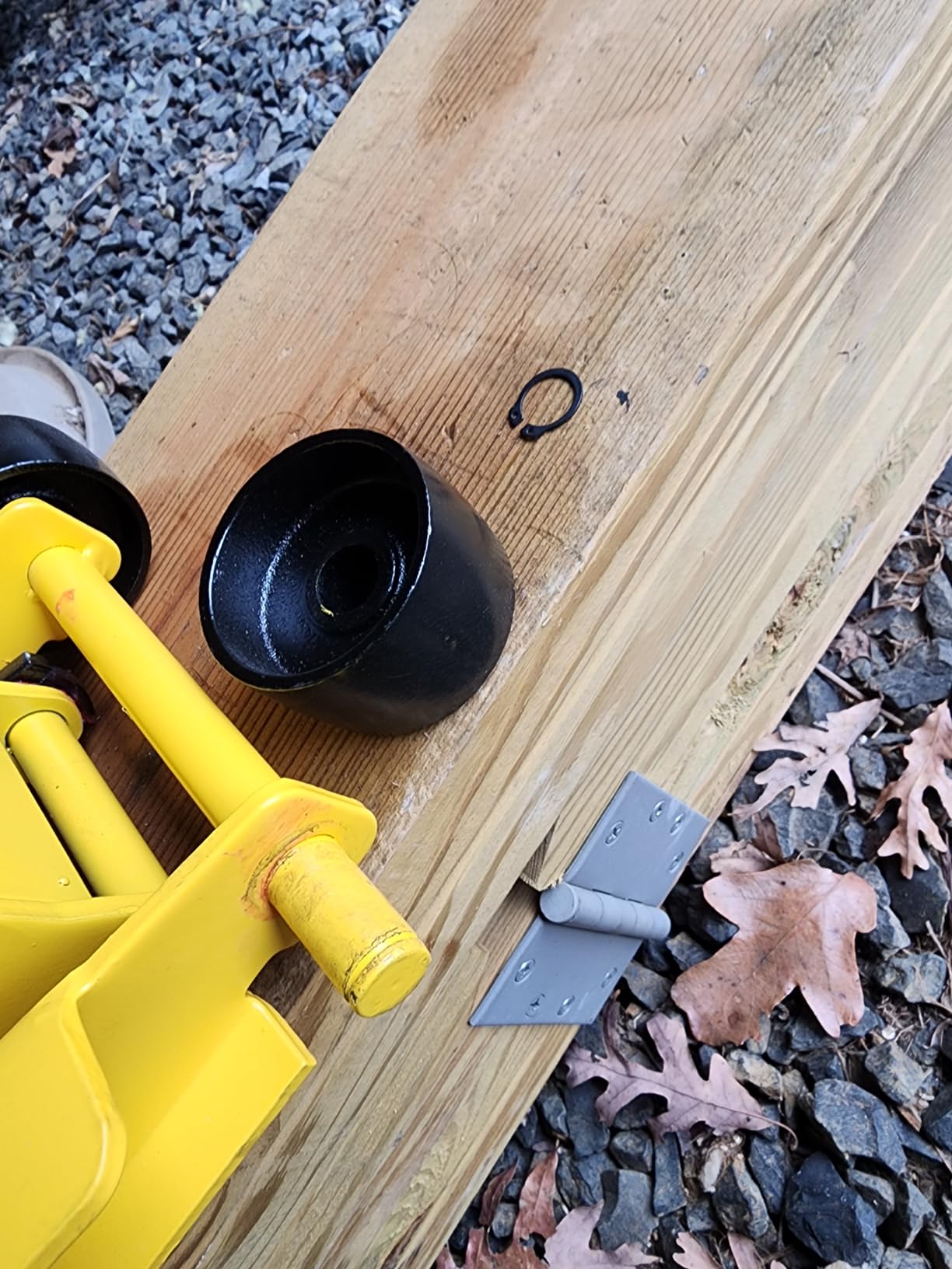 YELLOW JACKET Low Profile Floor Jack with Dual Pumps Quickly Lift Hydraulic Car Jack with Pad, 4 Ton (8,800 lb) Capacity customer photo 2