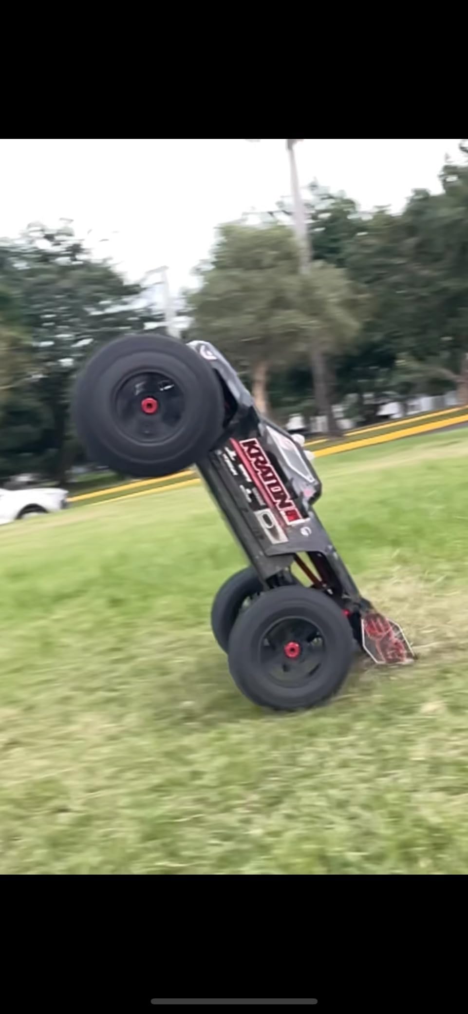 ARRMA RC Truck KRATON 4X4 8S BLX 1/5 Speed Monster Truck Black, RTR (Transmitter and Receiver Included, Batteries and Charger Not Included), ARA5808V2T1 customer photo 1