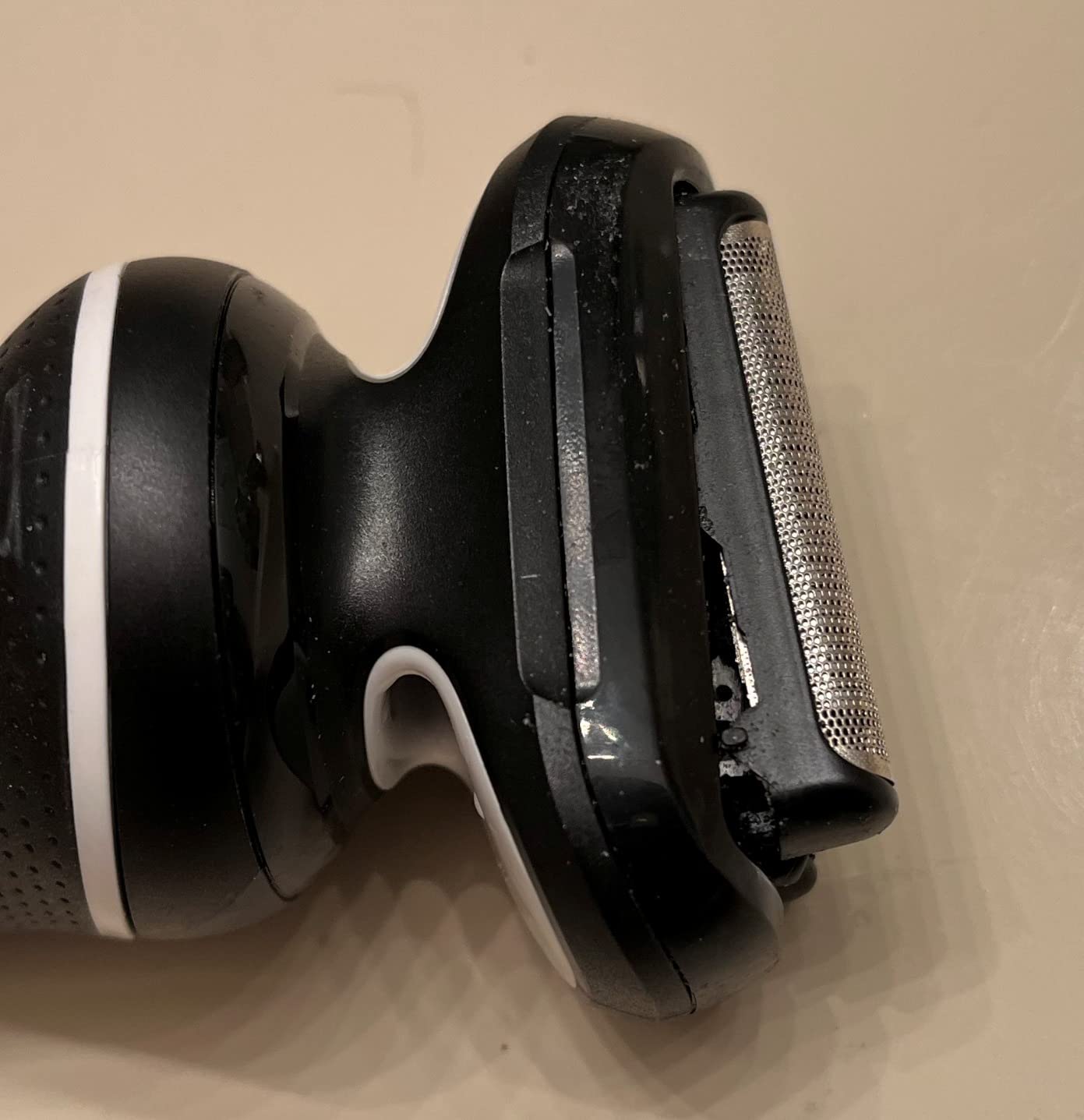 Braun Electric Shaver for Men, Series 5 5150cs, Wet & Dry Razor, Turbo Shaving Mode, Foil Shaver, with Beard Trimmer, Body Groomer and Charging Stand, Blue customer photo 2