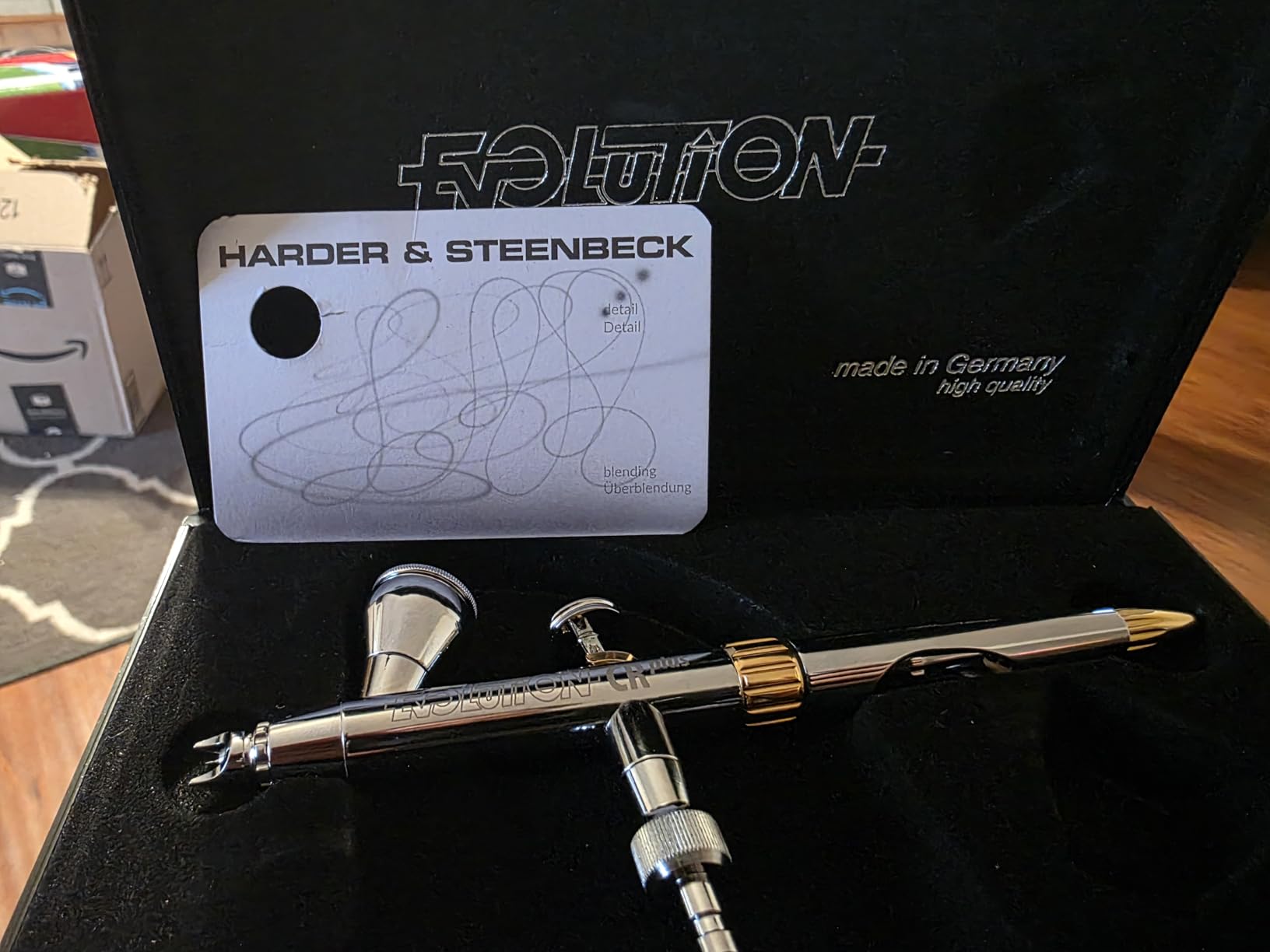 Harder & Steenbeck Evolution 2024 CRplus, German-Engineered Airbrush | Dual Action Painting Set with Gravity-Feed Airbrush, 0.28mm Self-Centering Nozzle, 5ml paint Cup -121231 customer photo 2