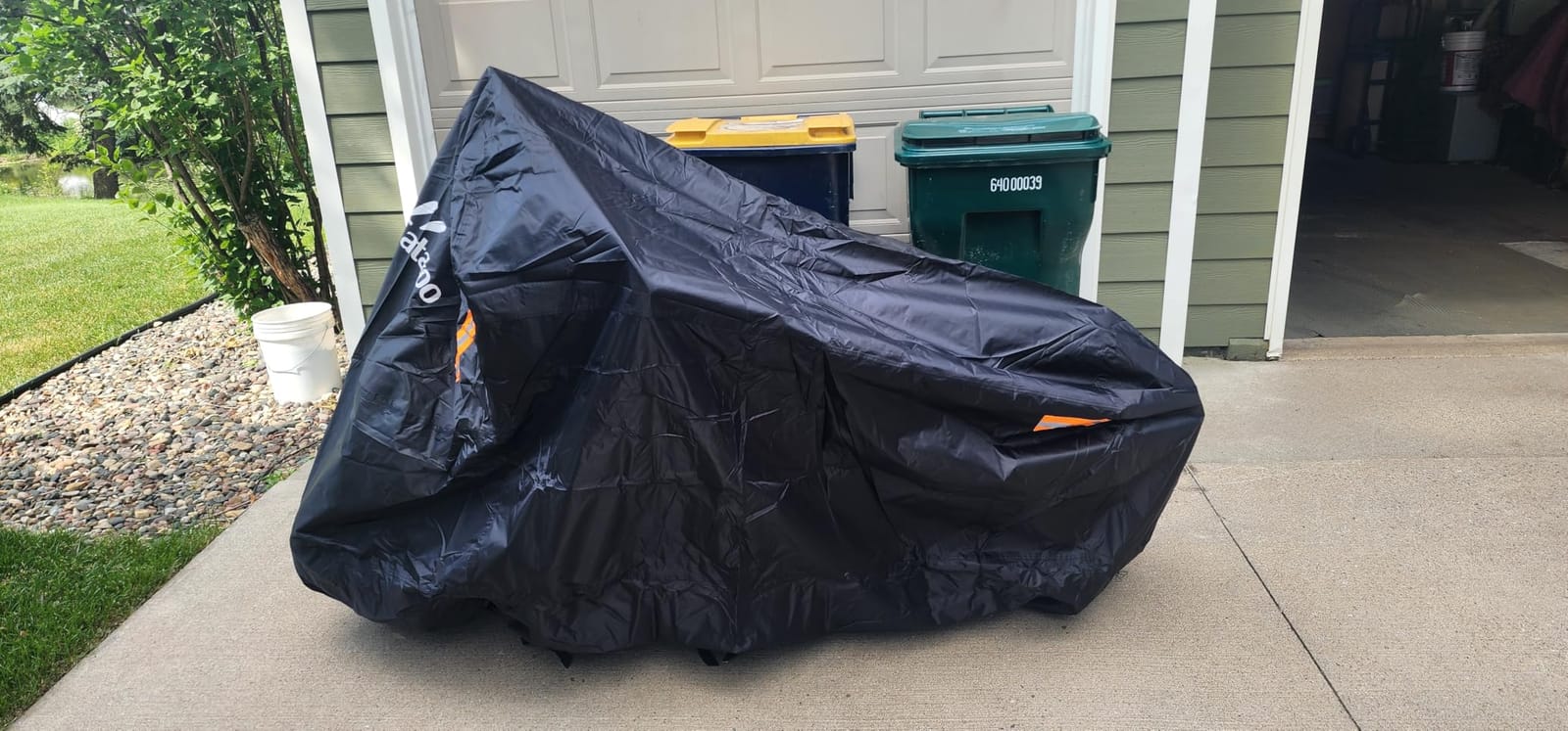 Heavy Duty Motorcycle Cover Waterproof Outdoor Storage Fits Up to 104