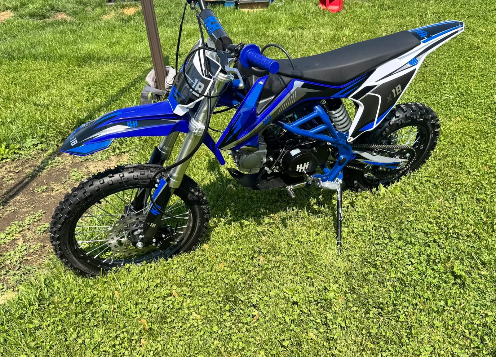 HHH 125cc Dirtbike X18 Dirt Bike DB X18 Racing DB18 Dirtbike 125cc 4 Speed Manual Clutch and Big Size Tires 17/14 inches customer photo 1